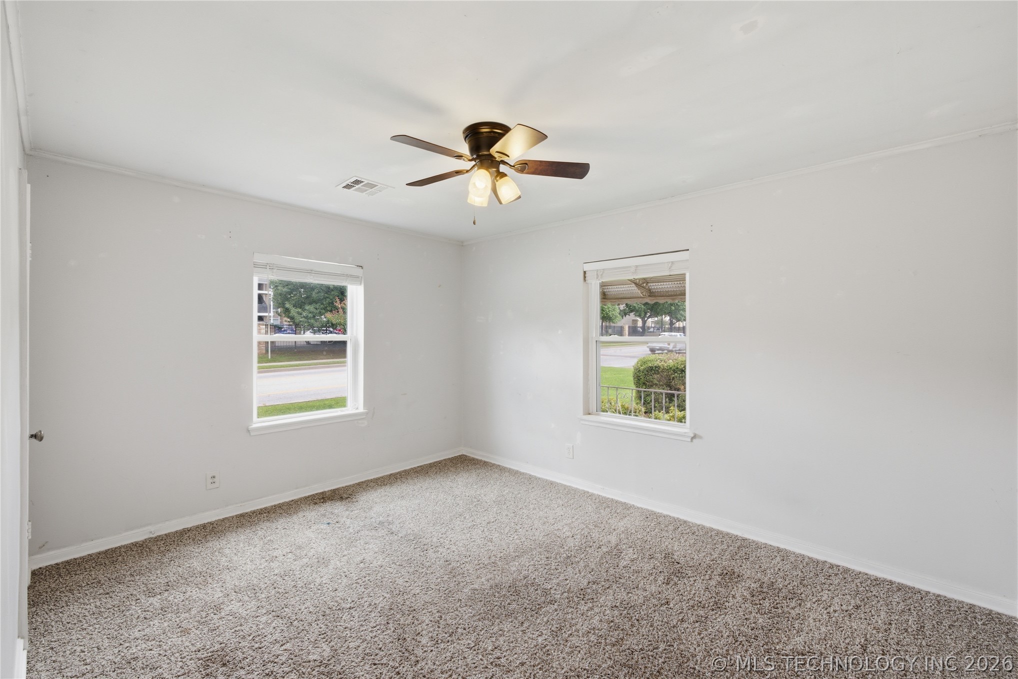 2747 E 4th Street Property Photo 10
