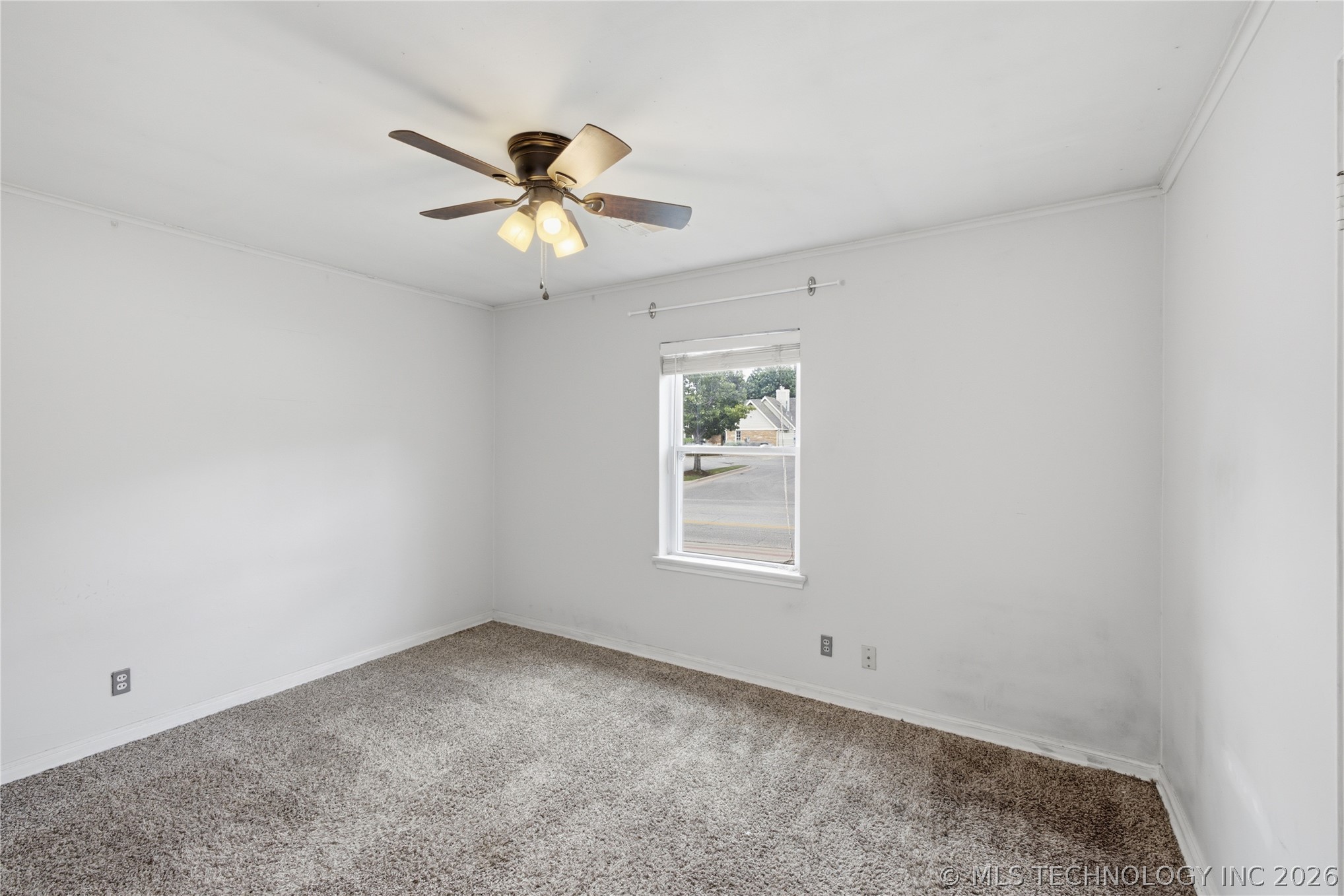2747 E 4th Street Property Photo 13