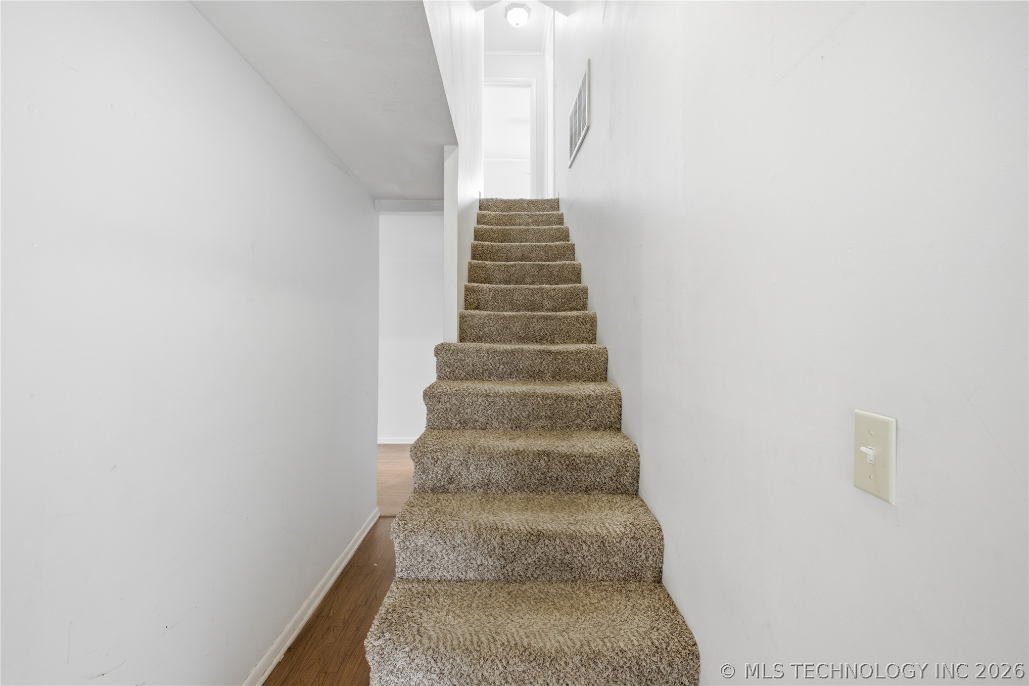 2747 E 4th Street Property Photo 15