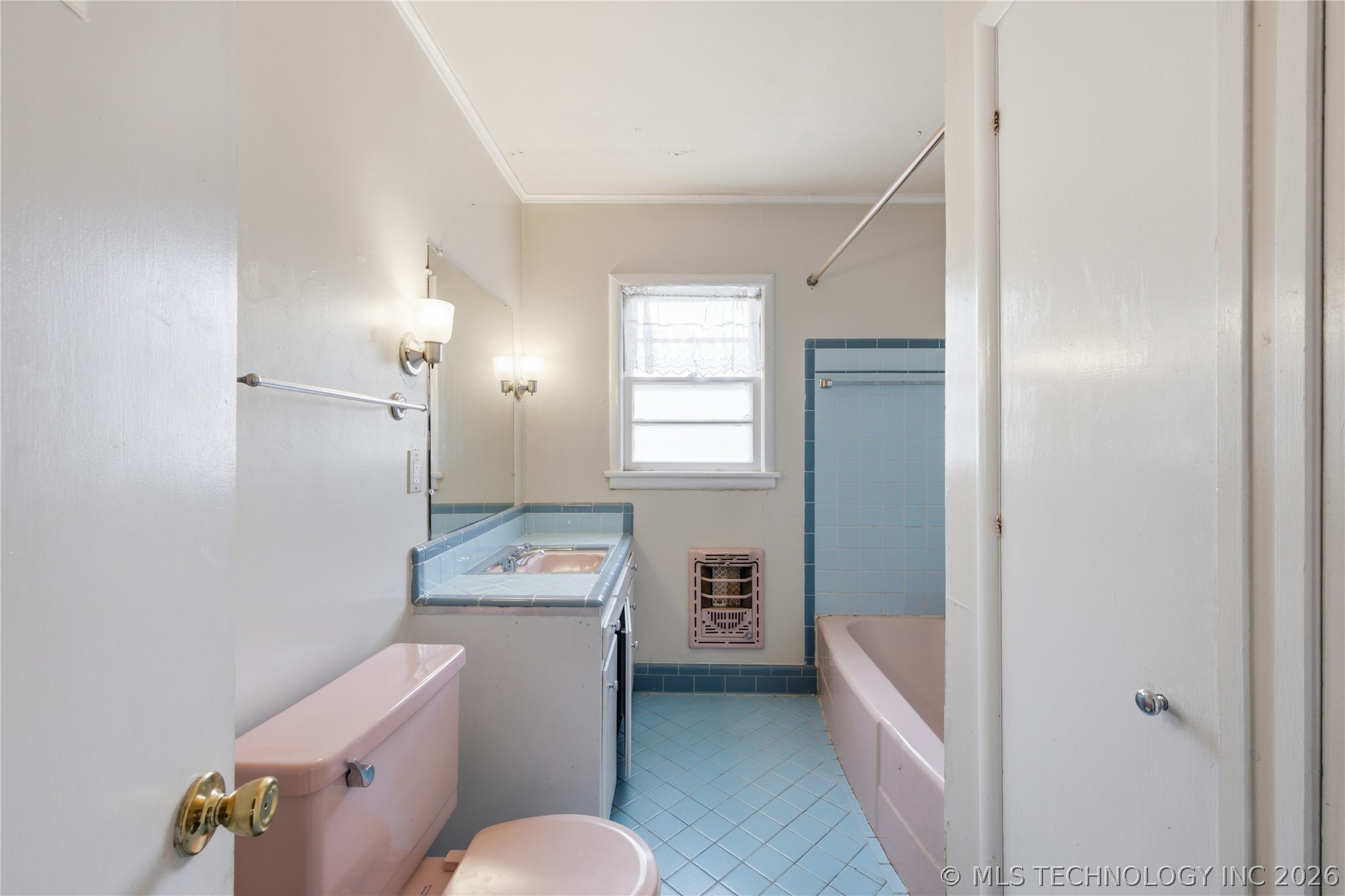2747 E 4th Street Property Photo 21