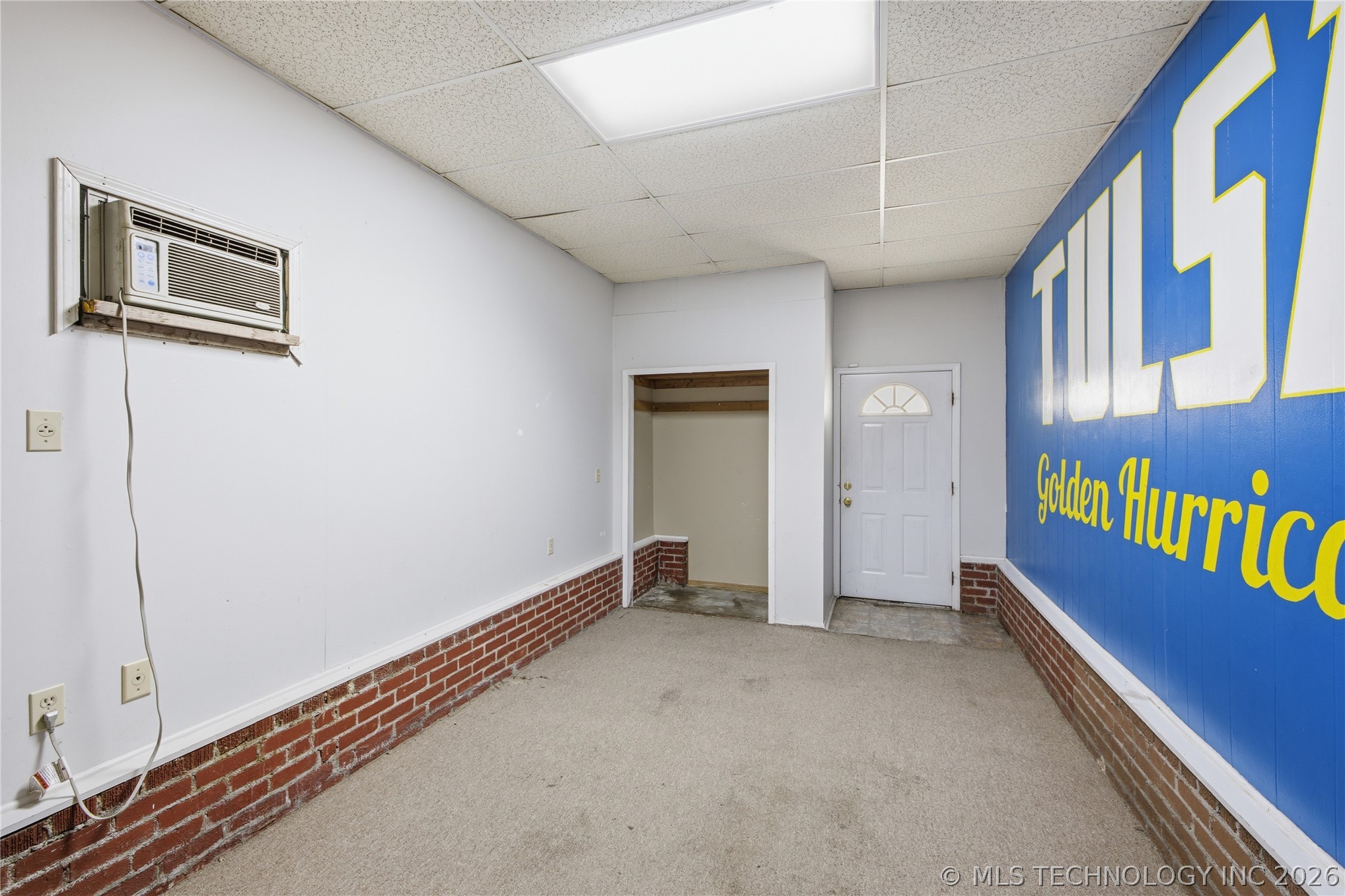 2747 E 4th Street Property Photo 25