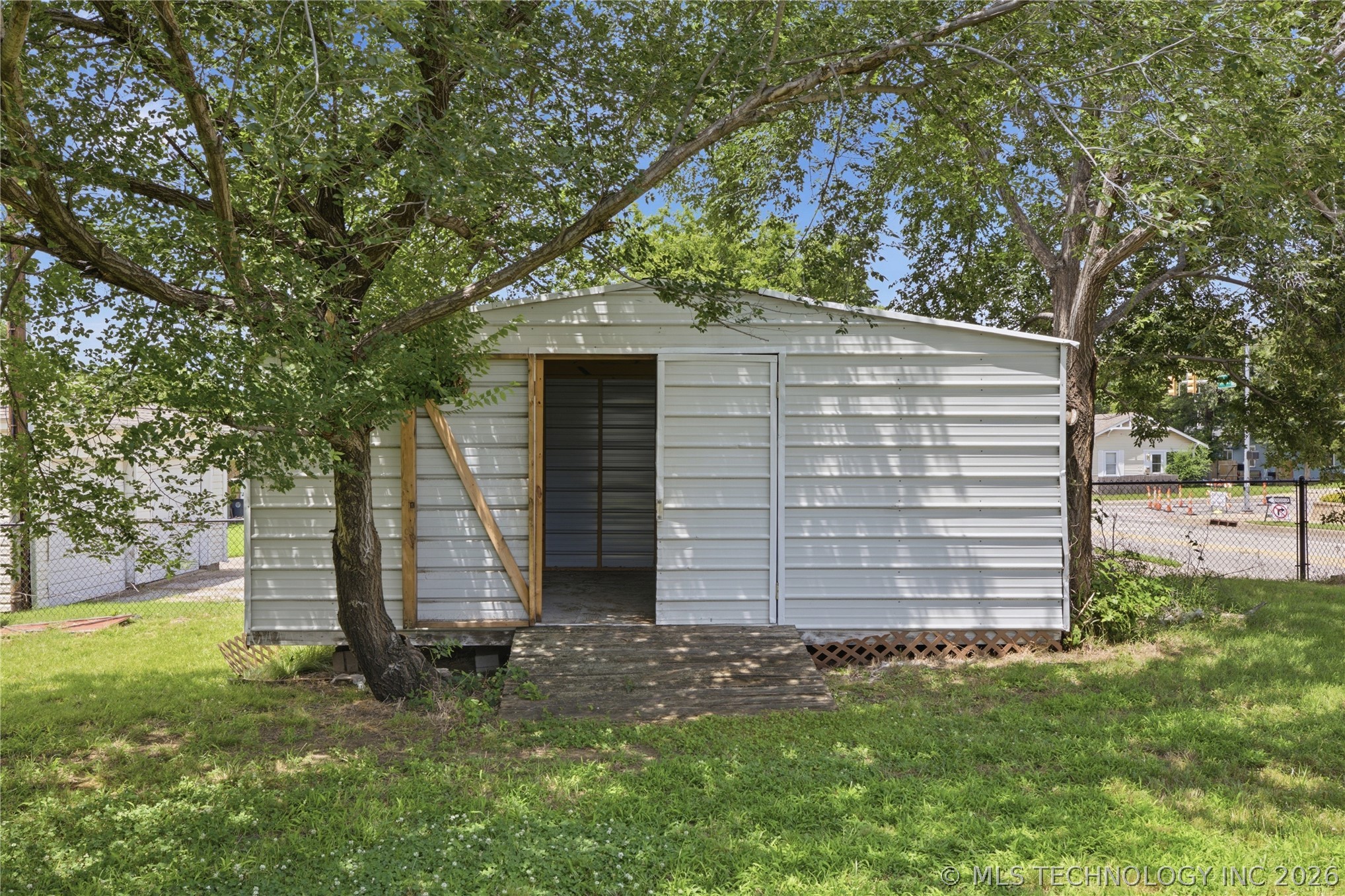 2747 E 4th Street Property Photo 29