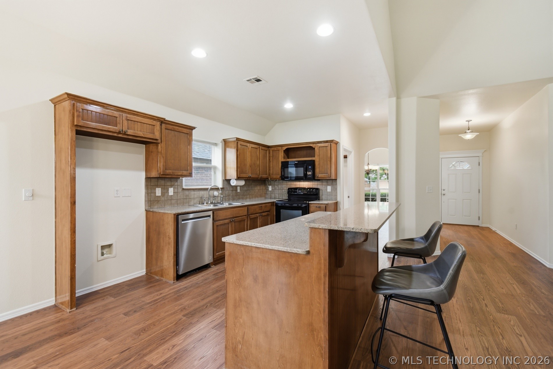 12521 S Date Place Property Photo 9