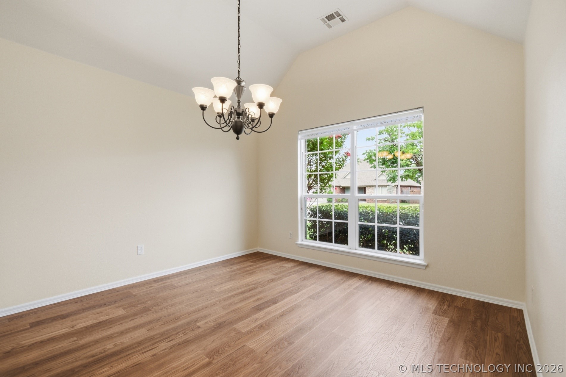 12521 S Date Place Property Photo 11