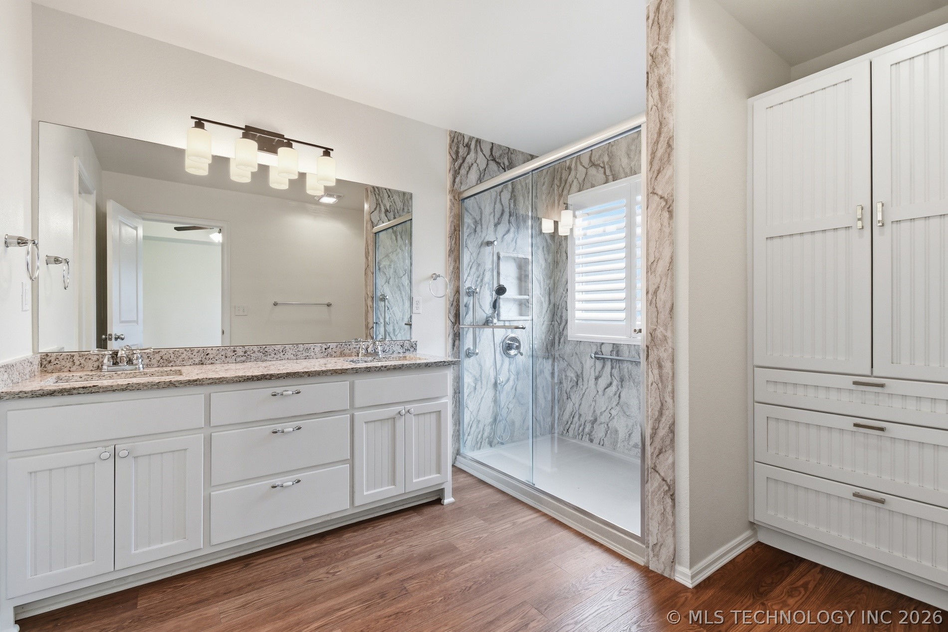12521 S Date Place Property Photo 16