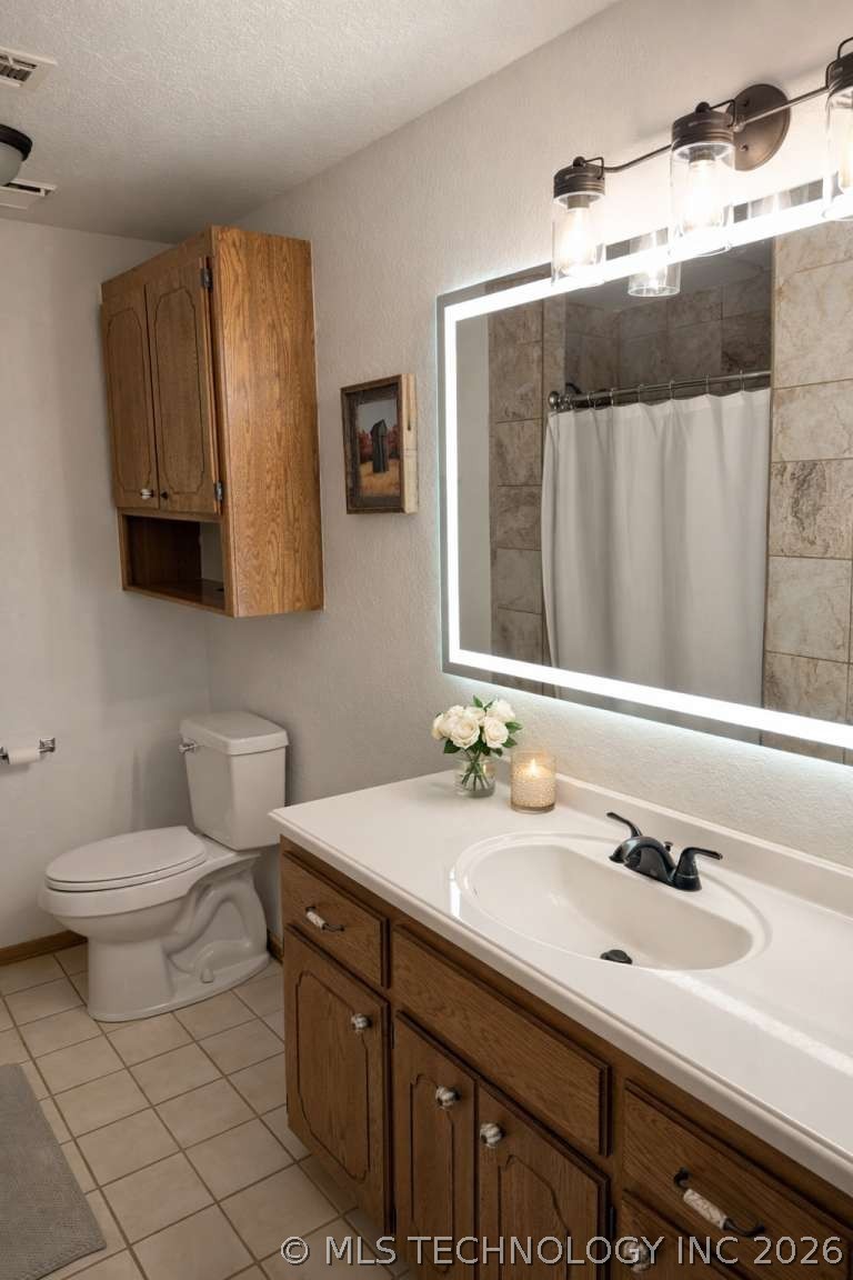 1300 W 53rd Street S Property Photo 11
