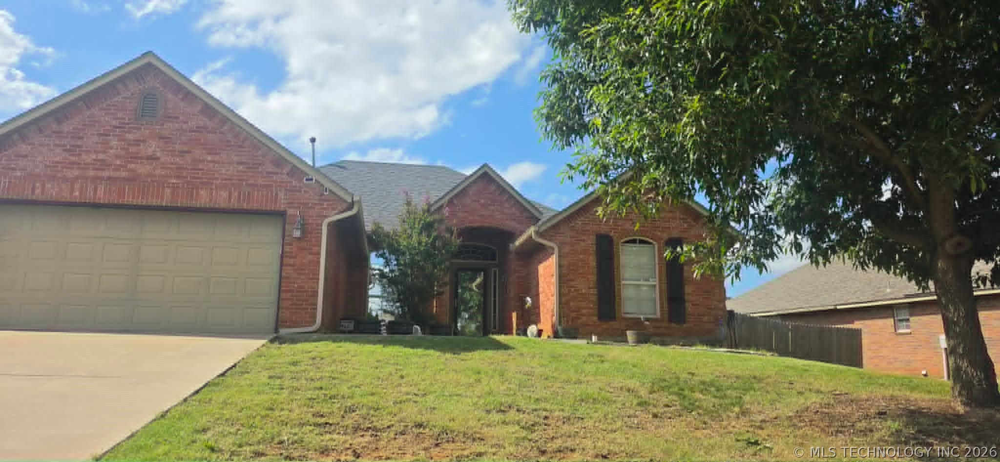 10915 Blue Sky Drive Property Photo 5