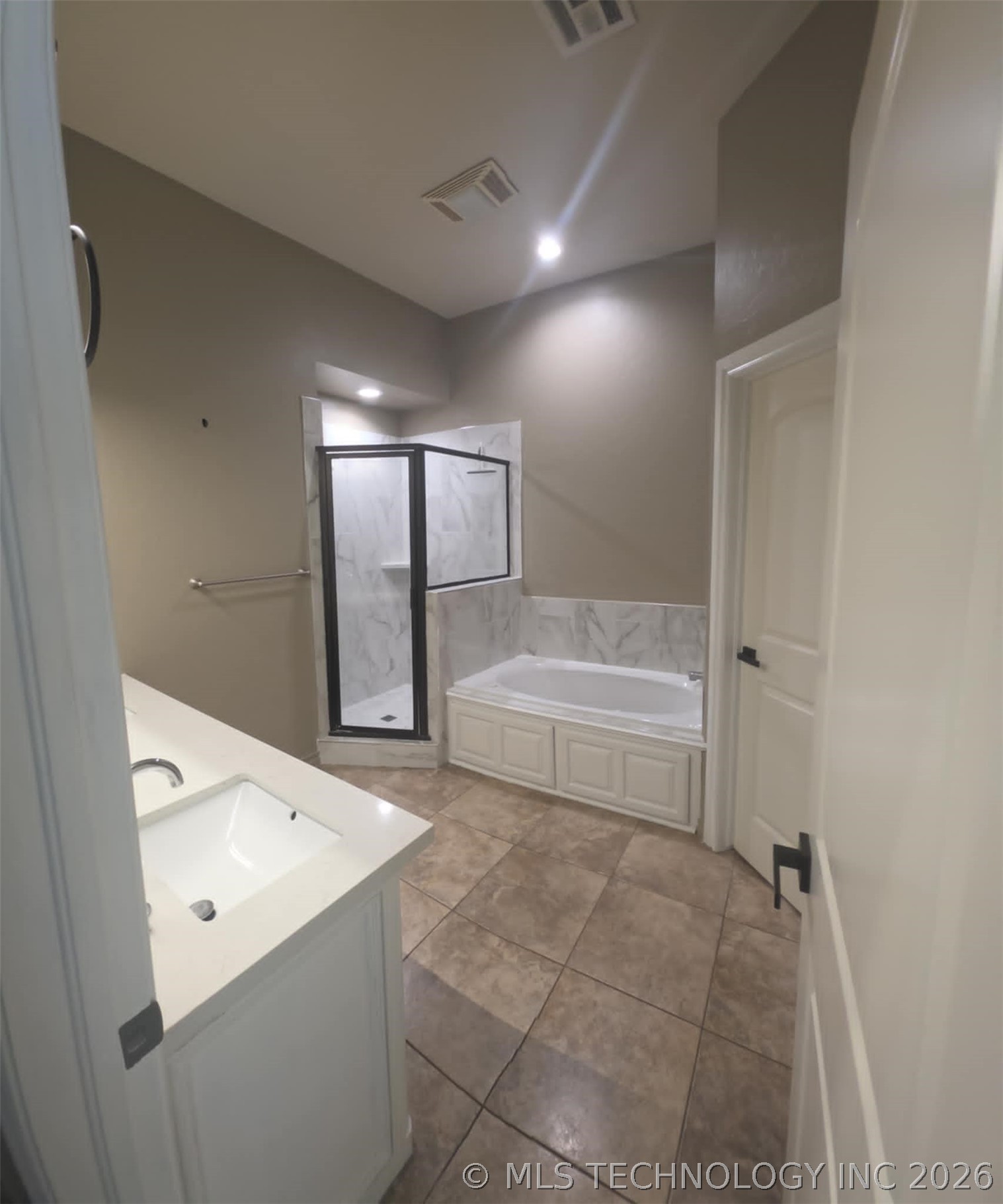10915 Blue Sky Drive Property Photo 28
