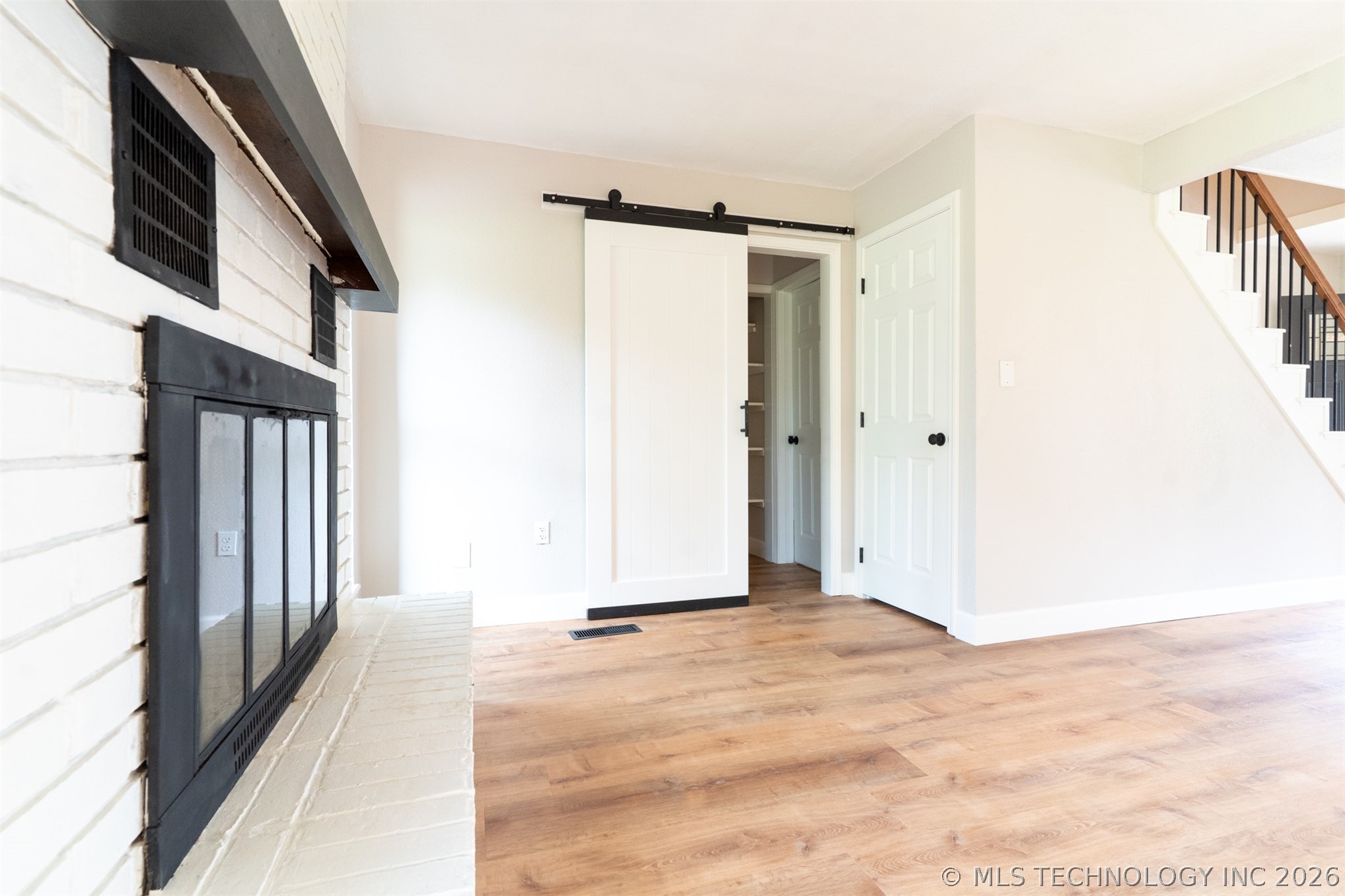 516 W 11th Avenue Property Photo 9