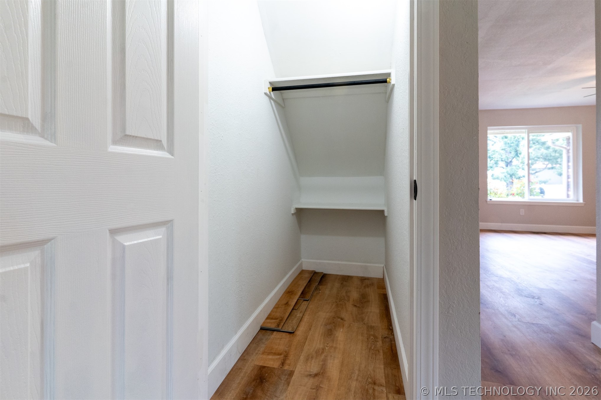 516 W 11th Avenue Property Photo 17
