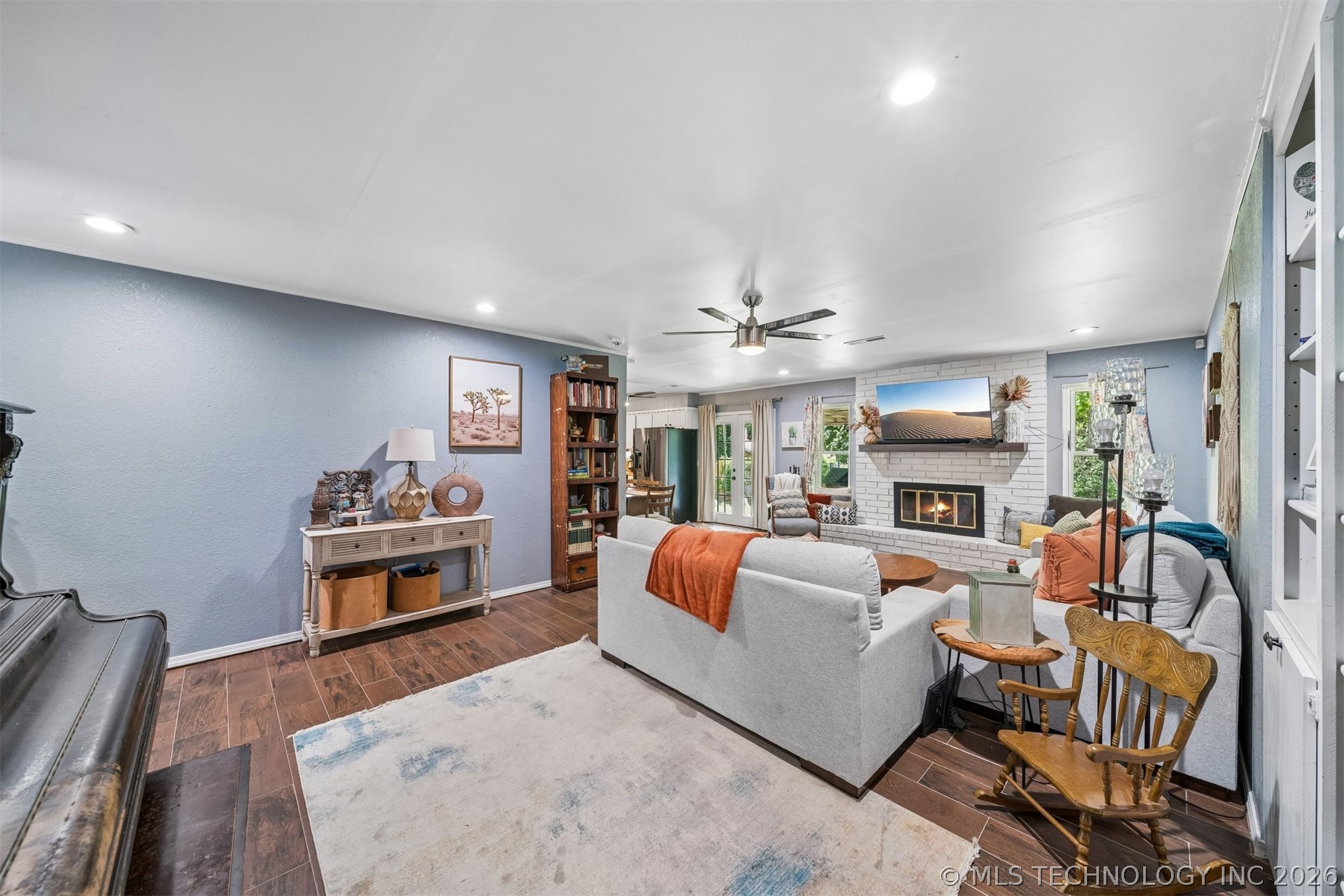 1605 S Pine Avenue Property Photo 6