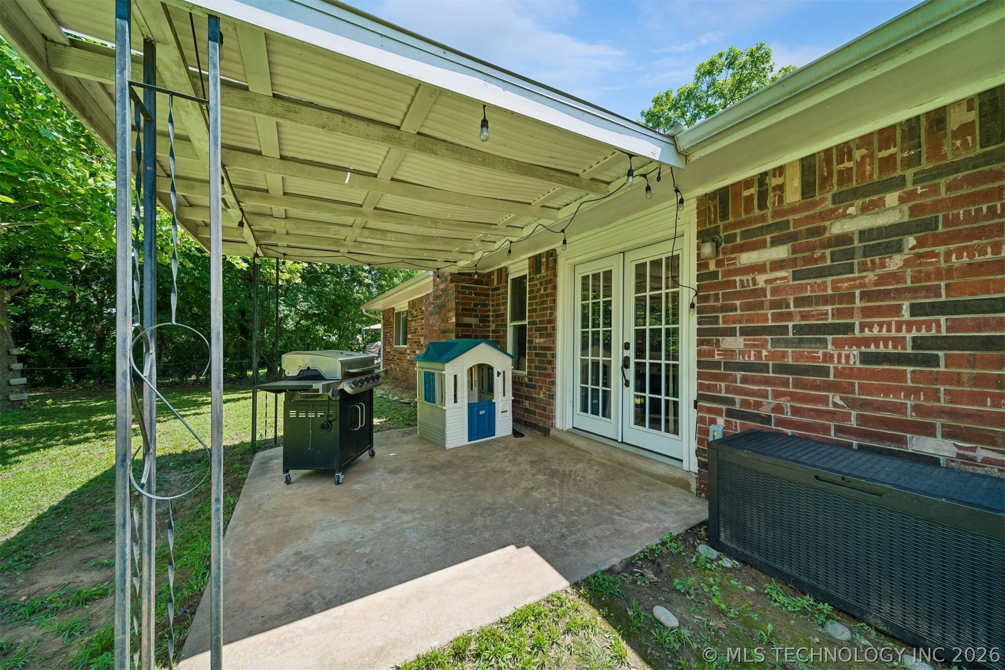 1605 S Pine Avenue Property Photo 25
