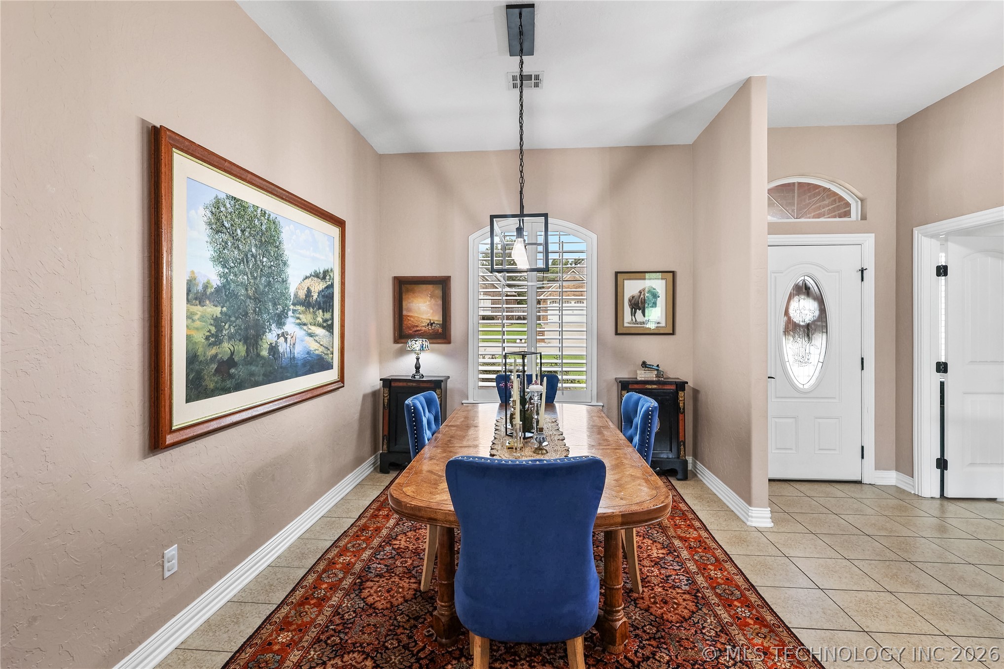 828 Sunset Court Property Photo 6