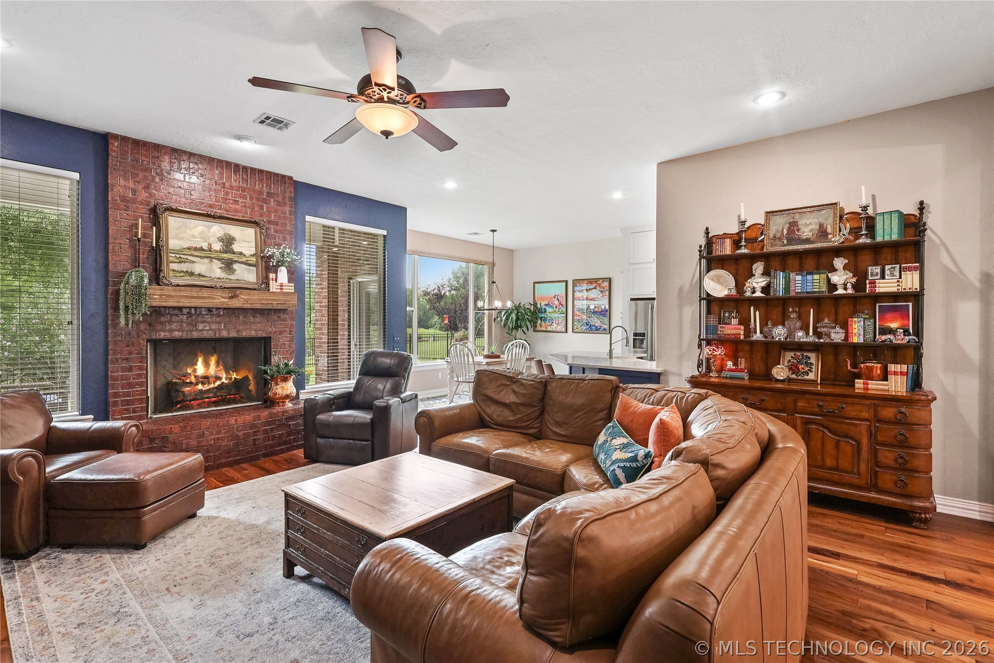 828 Sunset Court Property Photo 6