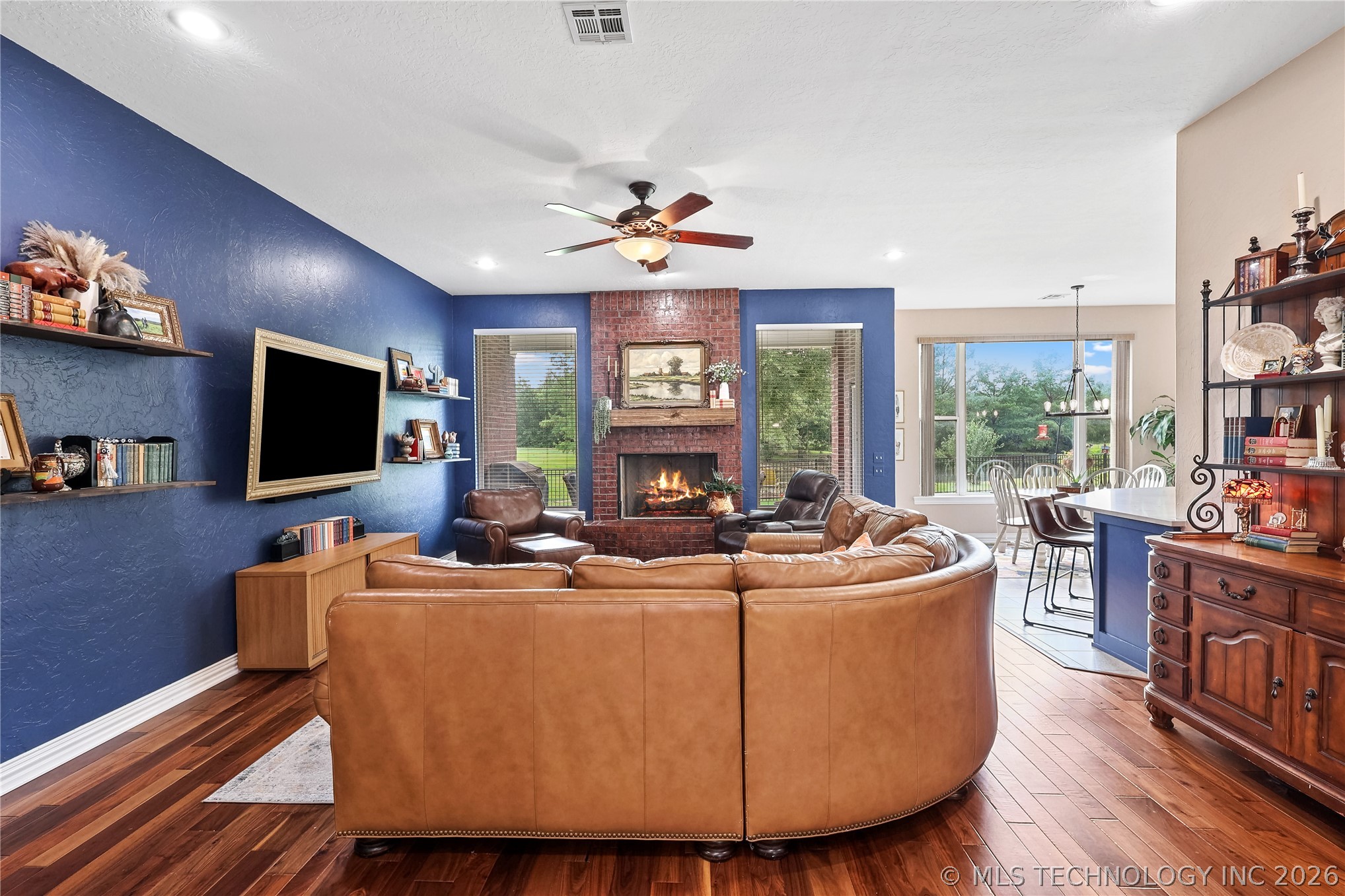 828 Sunset Court Property Photo 10