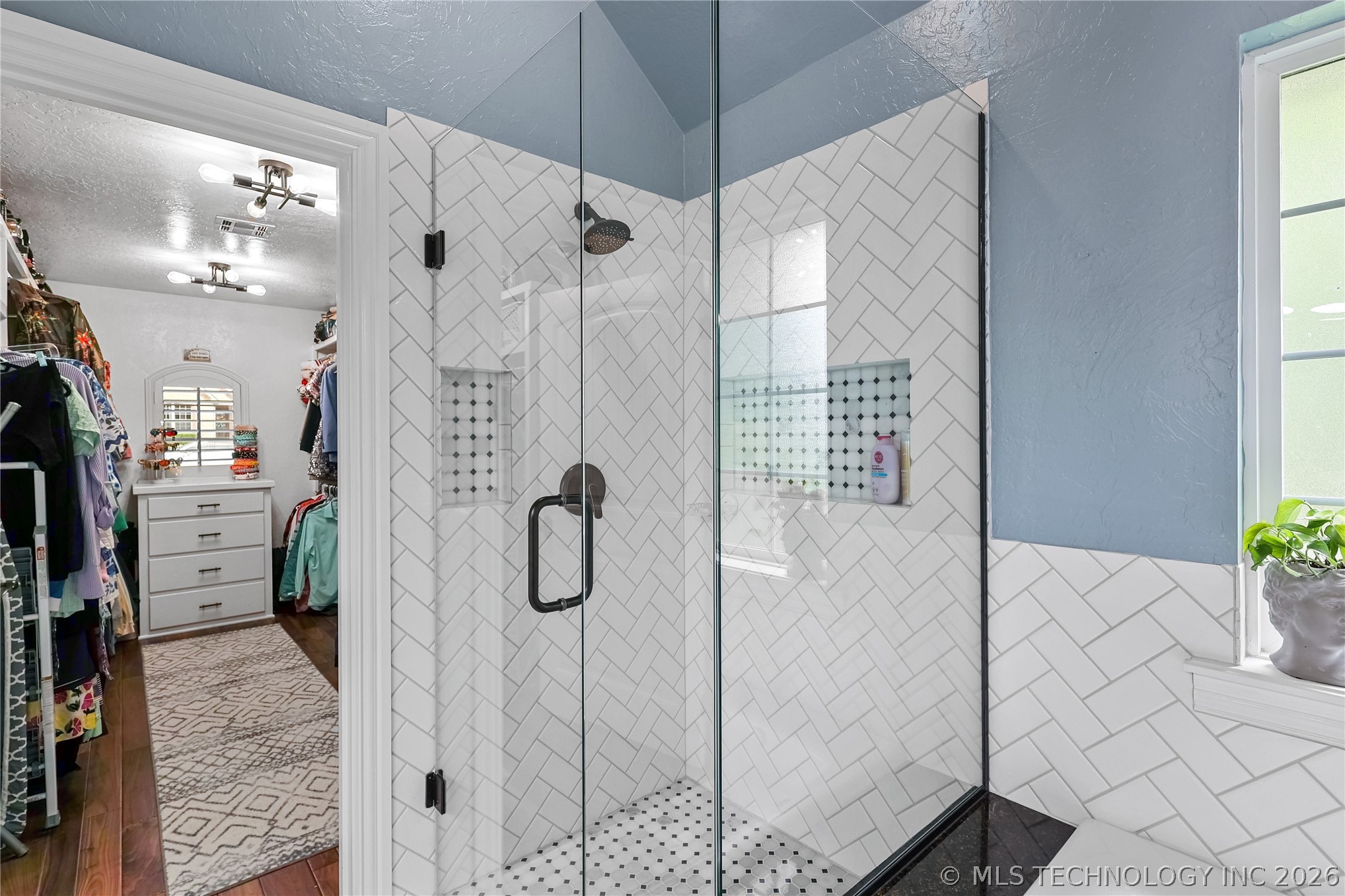 828 Sunset Court Property Photo 18