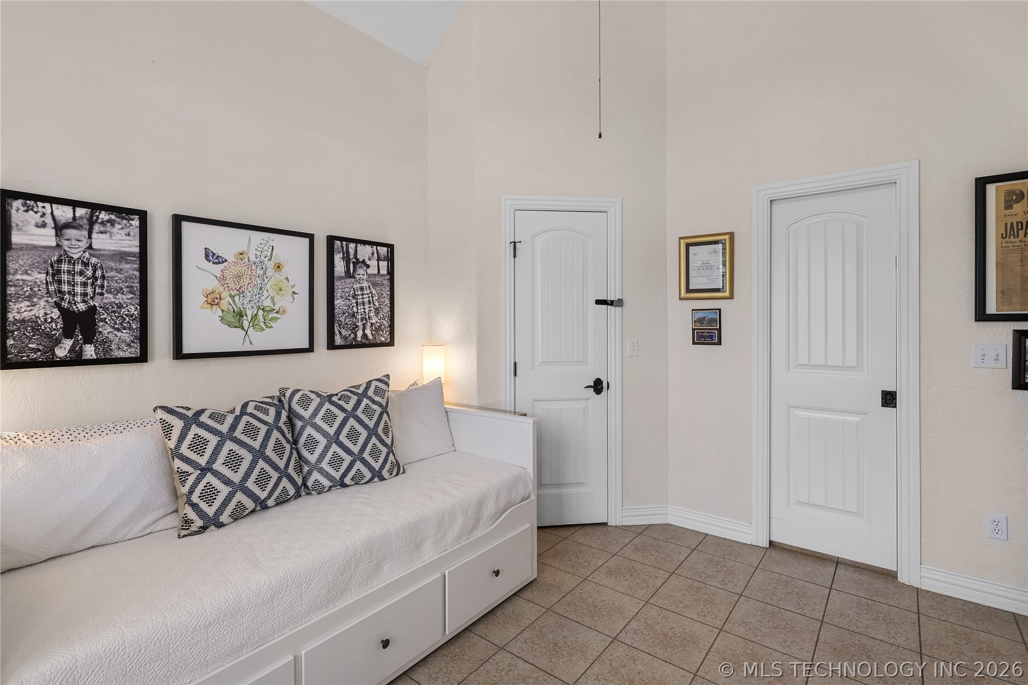 828 Sunset Court Property Photo 23