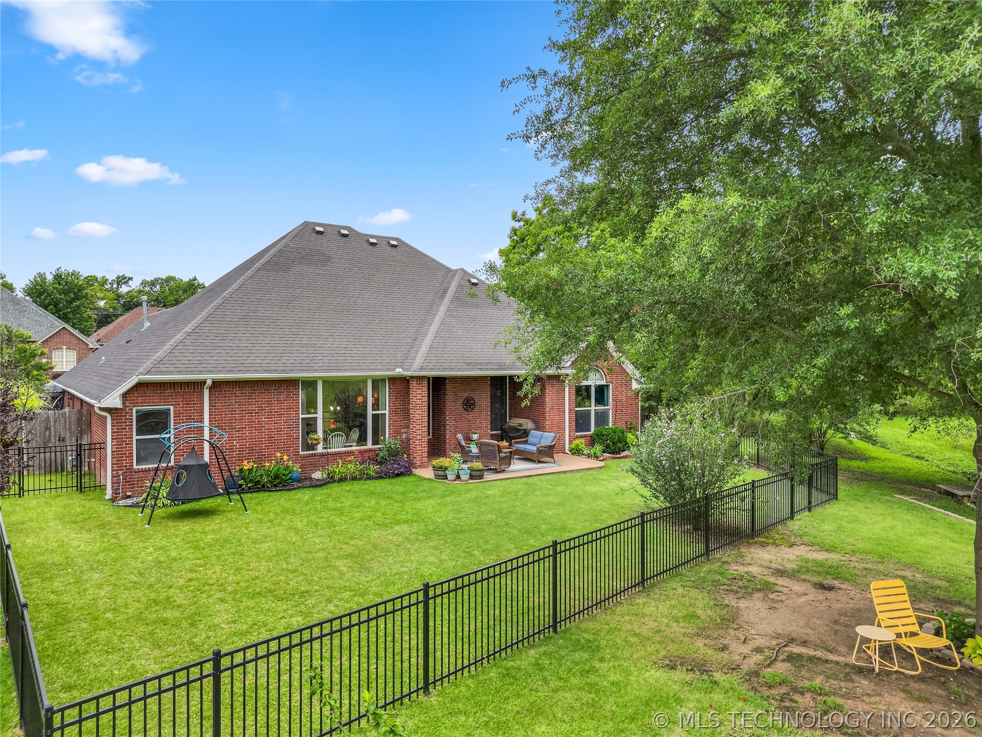 828 Sunset Court Property Photo 31