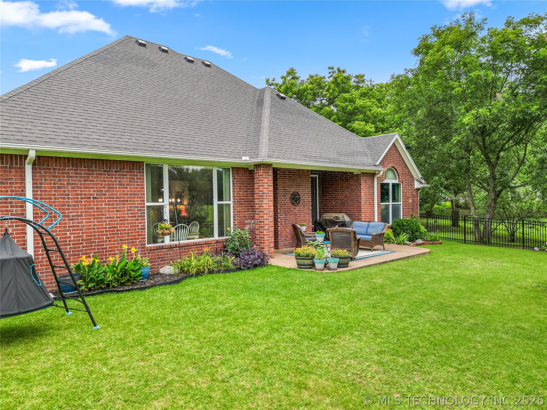 828 Sunset Court Property Photo 33