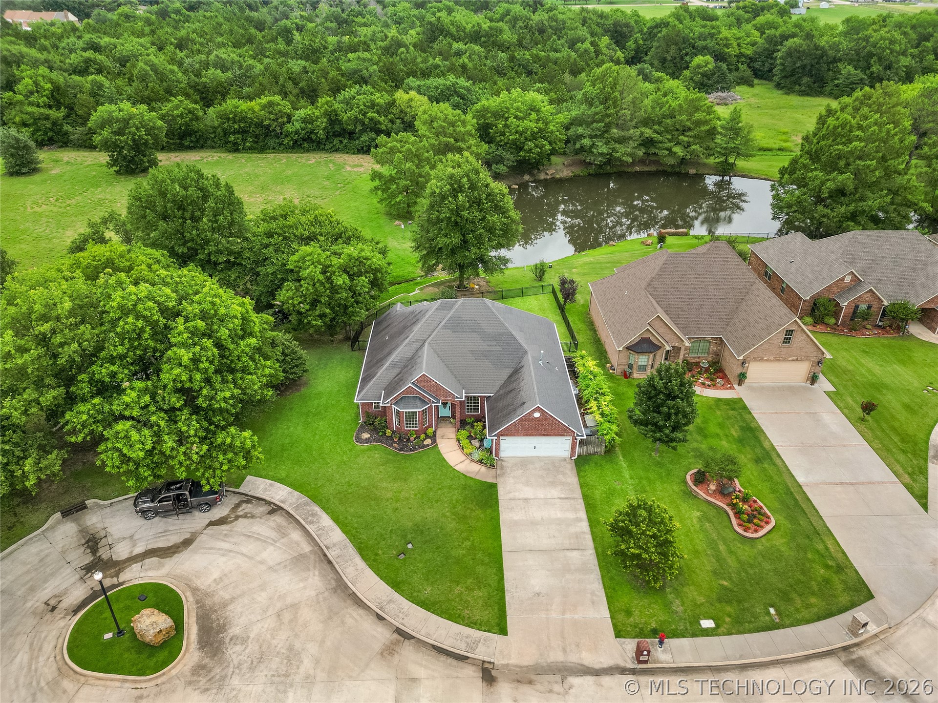 828 Sunset Court Property Photo 35