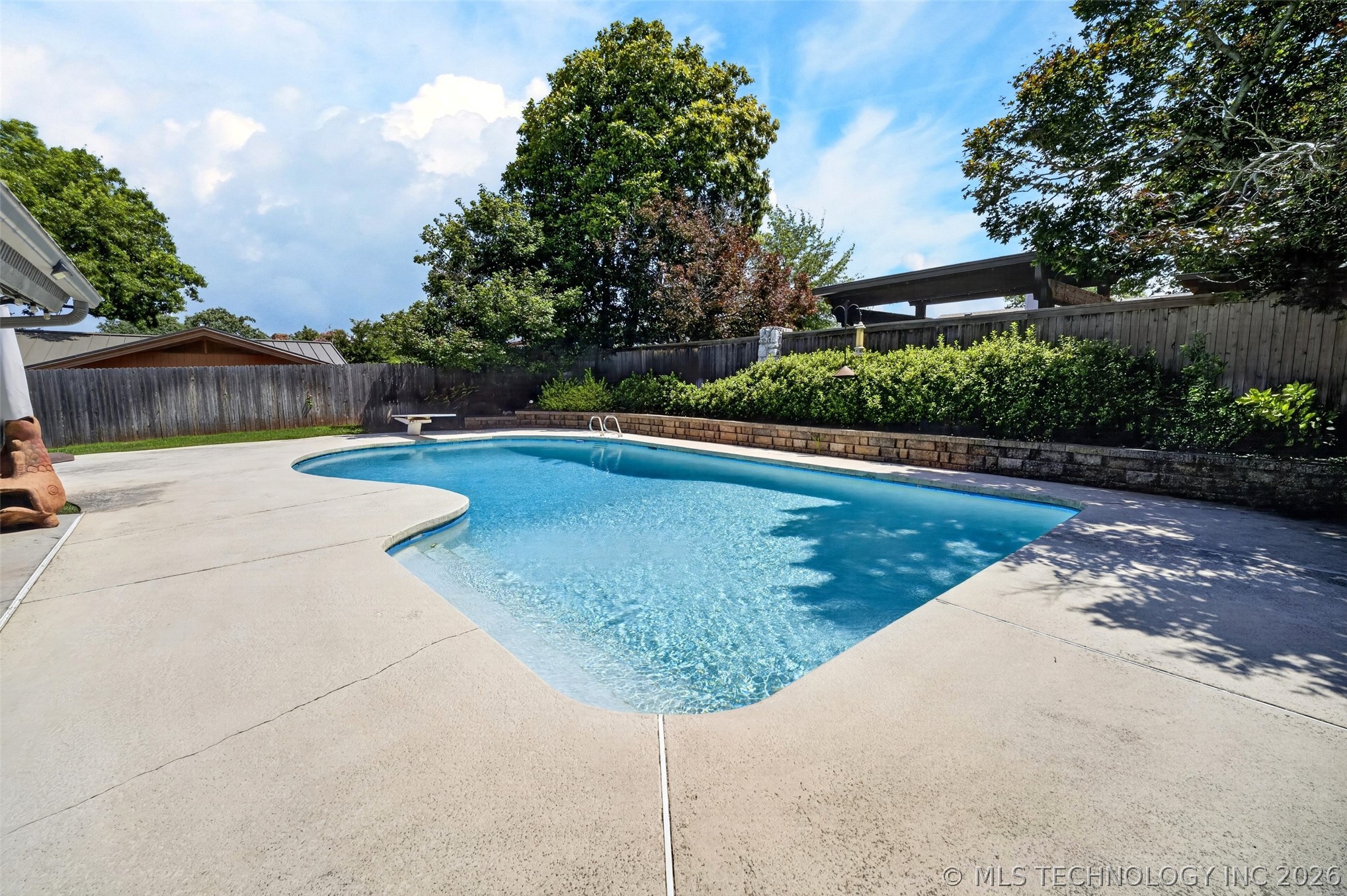 6415 S Knoxville Avenue Property Photo 4
