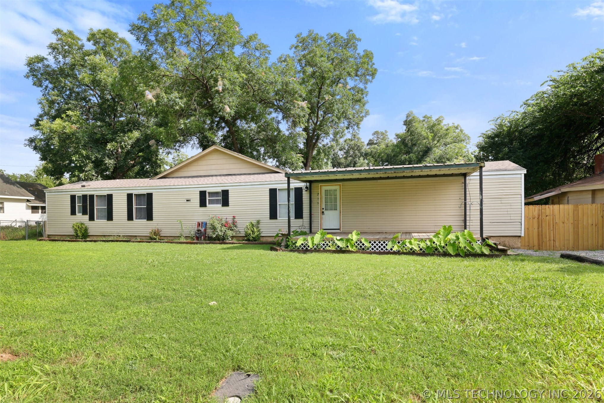 215 E Florida Property Photo 2