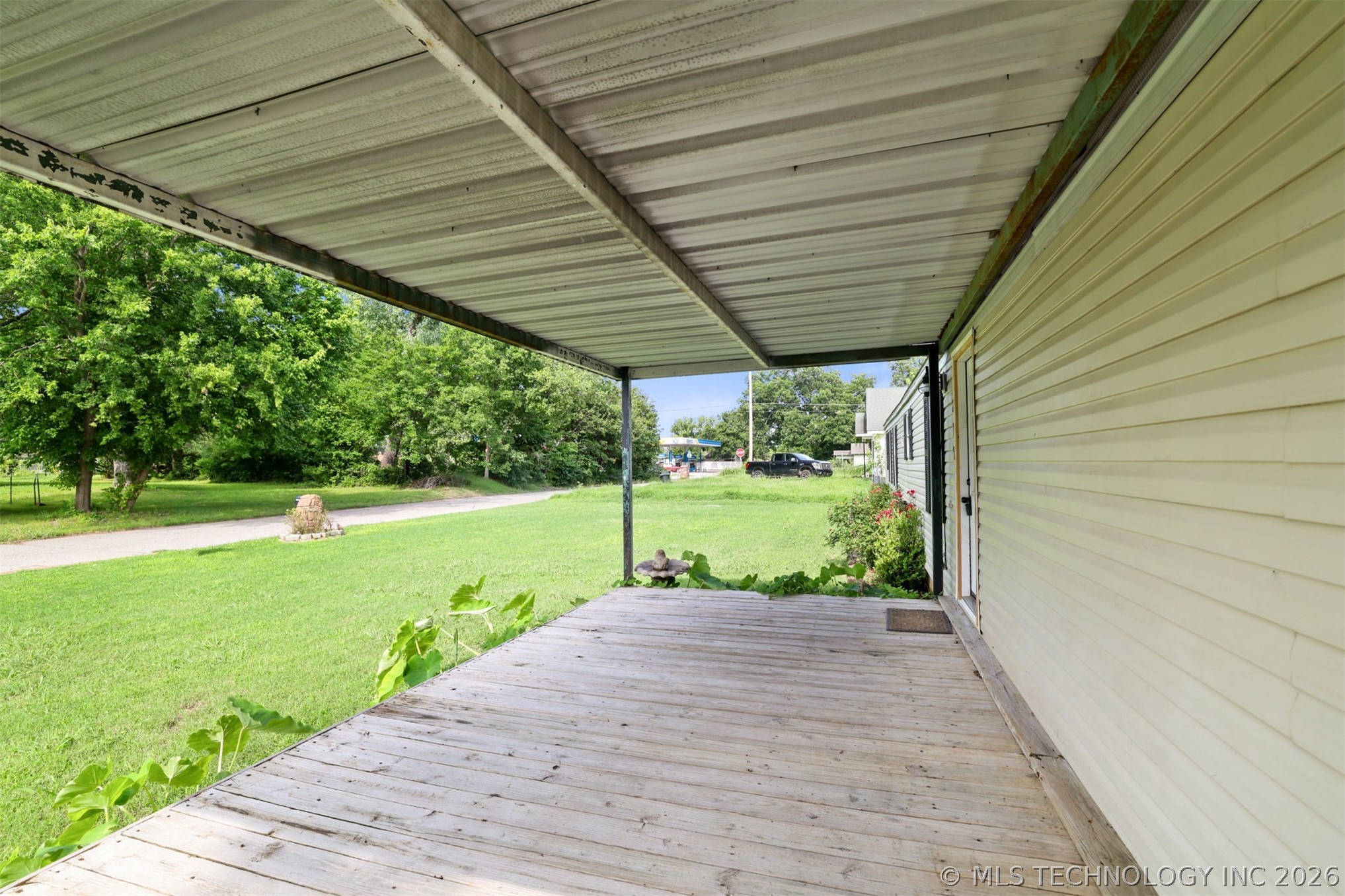 215 E Florida Property Photo 5