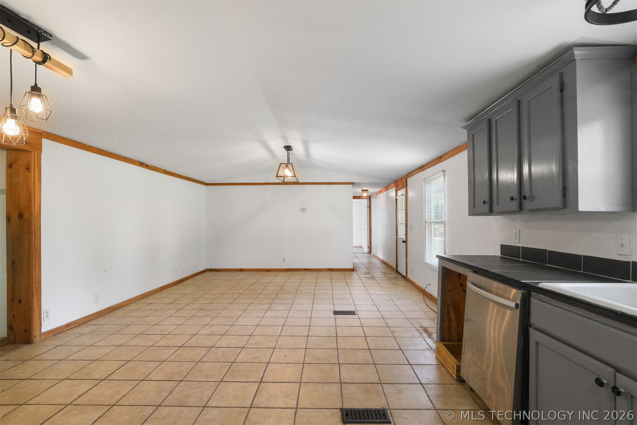 215 E Florida Property Photo 8