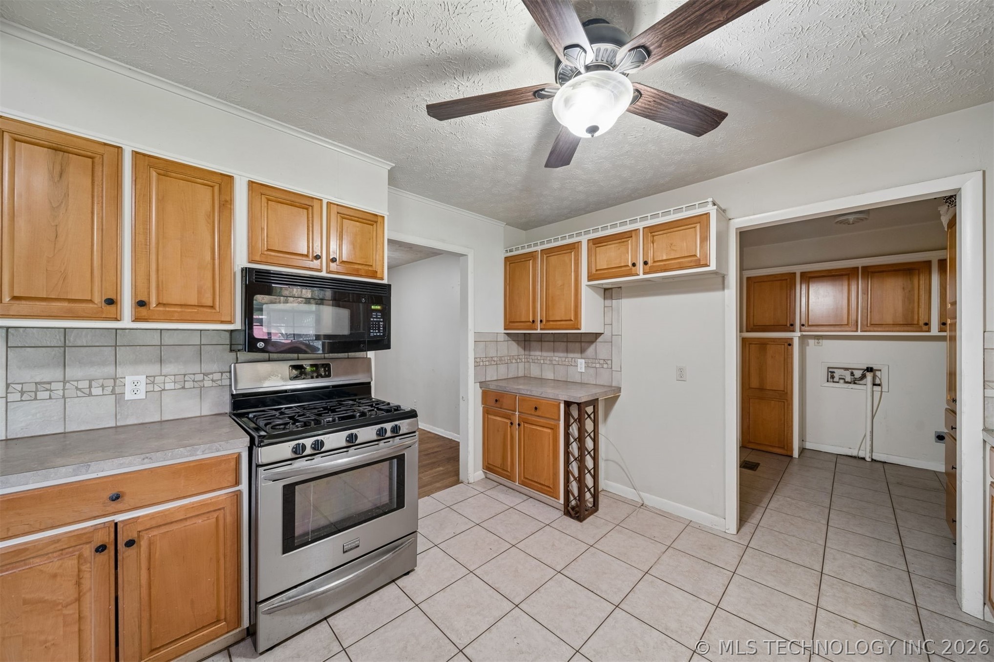 306 E 16th Street Property Photo 10