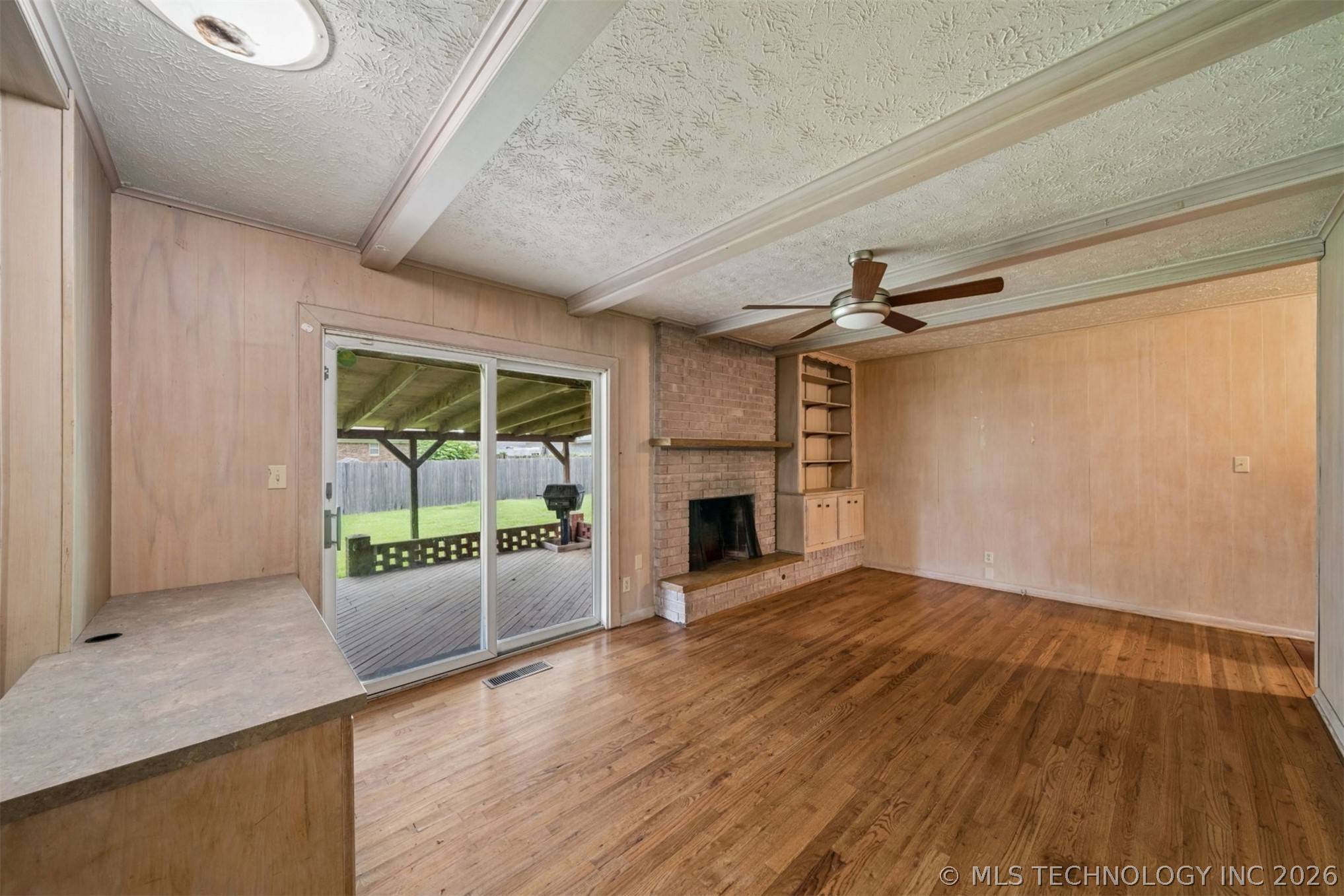 306 E 16th Street Property Photo 13
