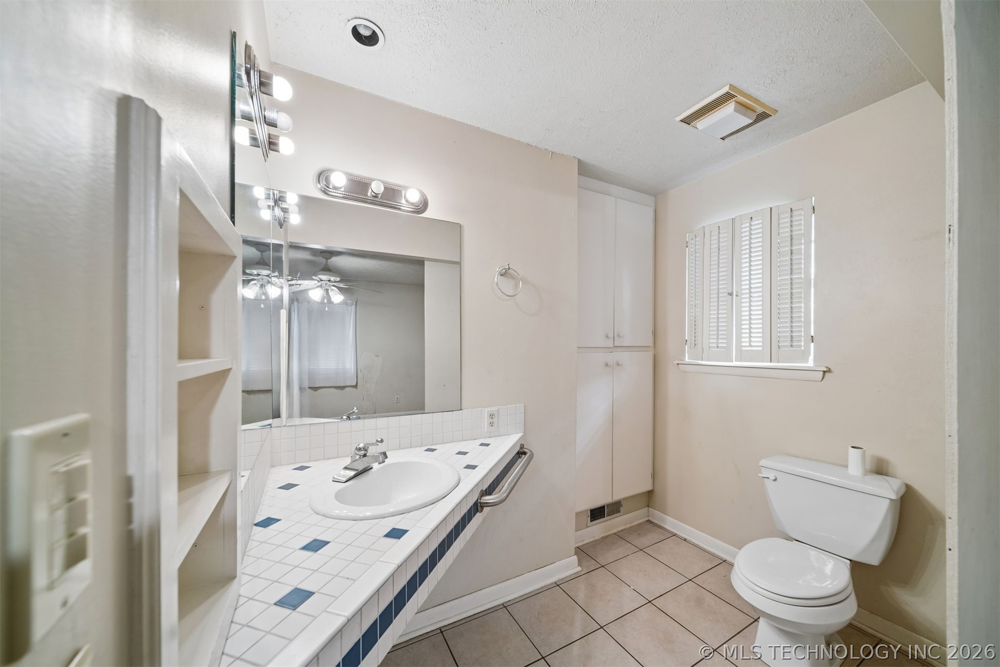 306 E 16th Street Property Photo 15
