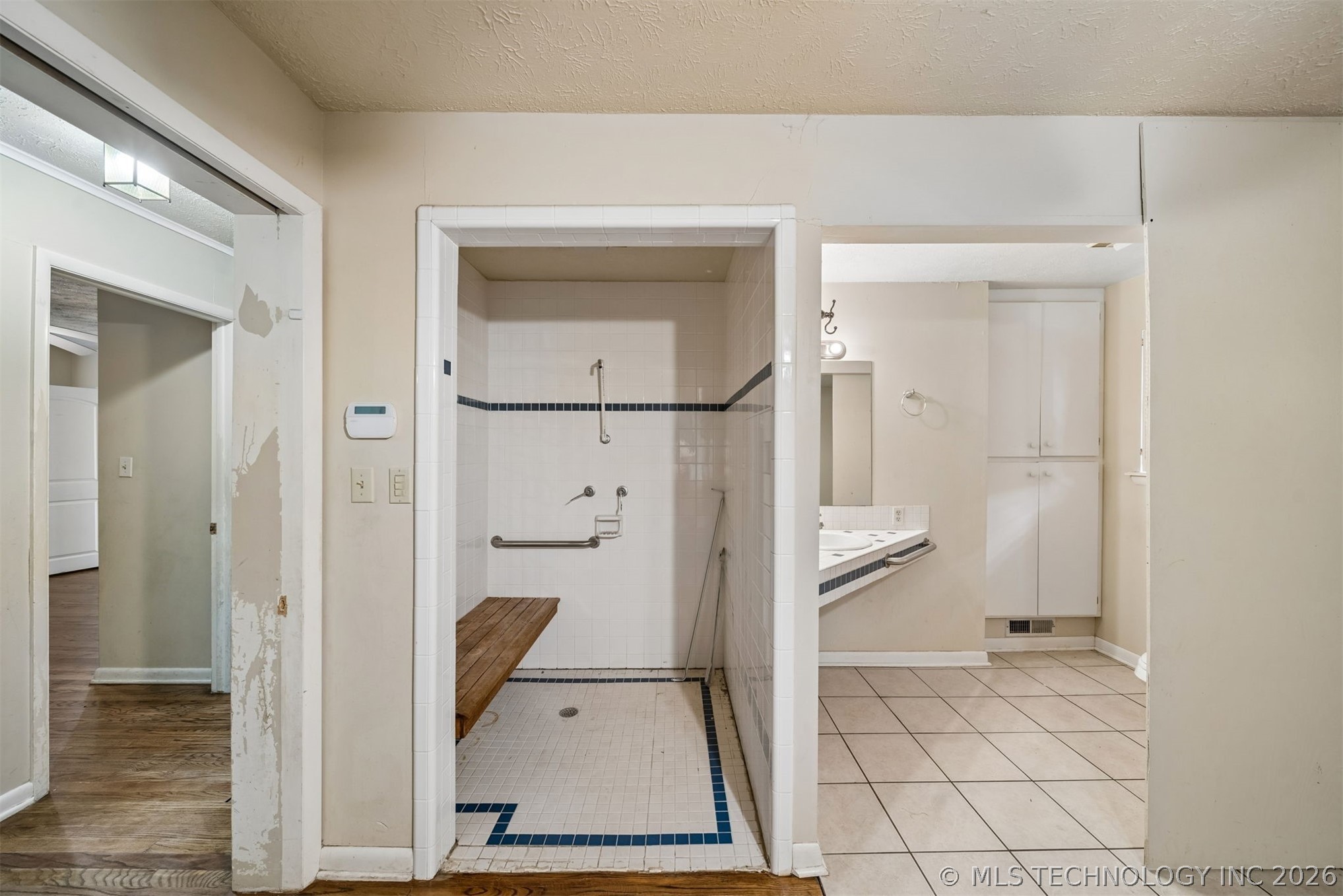 306 E 16th Street Property Photo 16