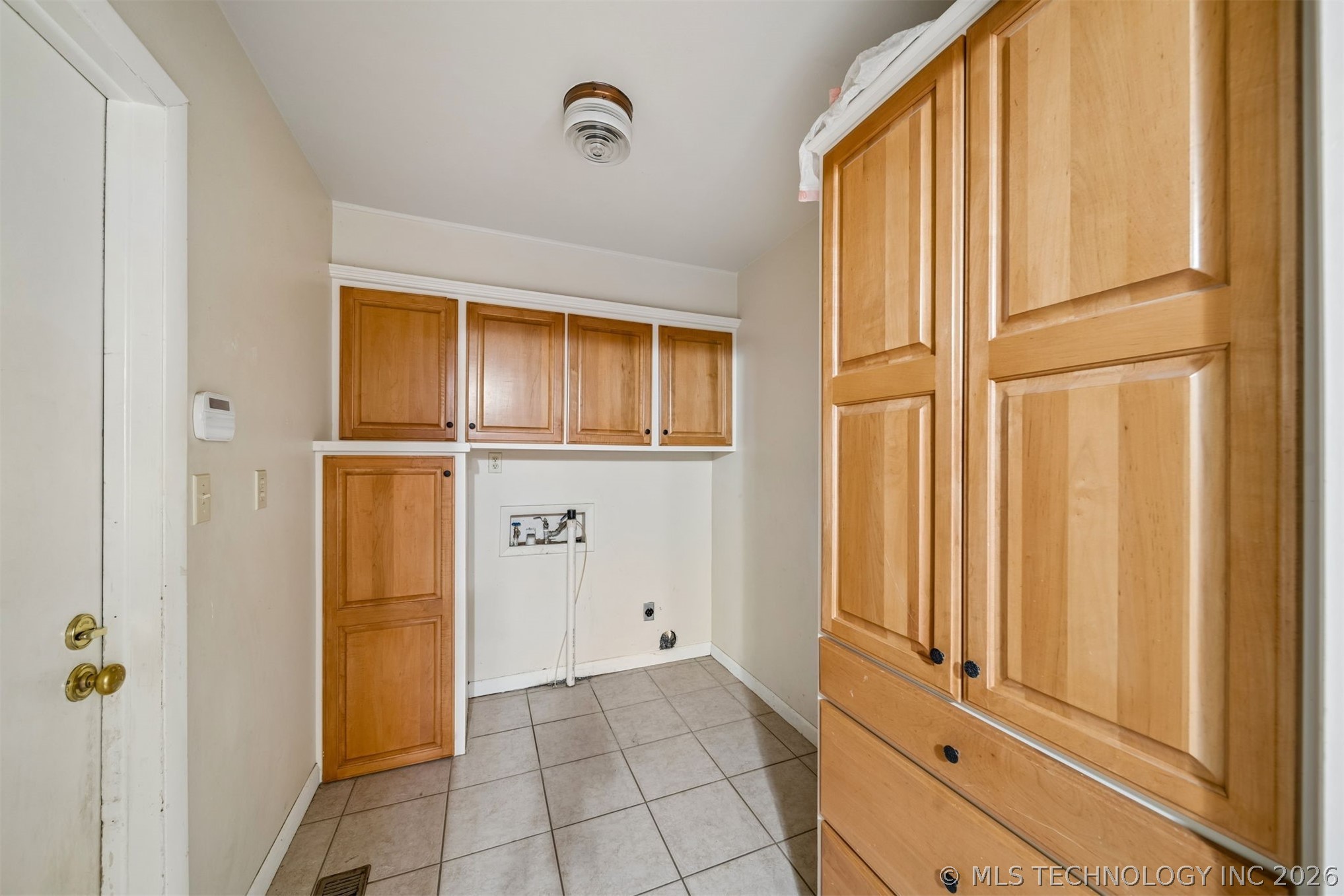 306 E 16th Street Property Photo 24