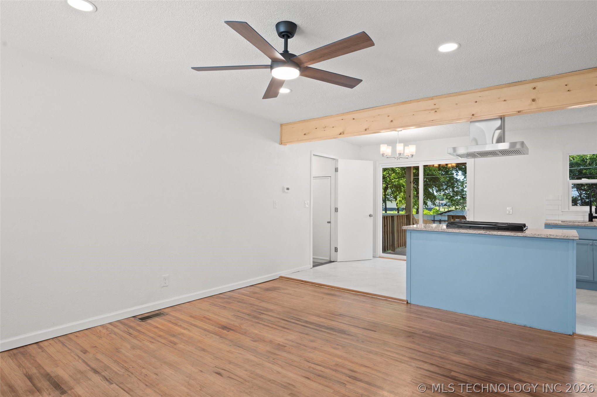 4237 E Young Place Property Photo 4