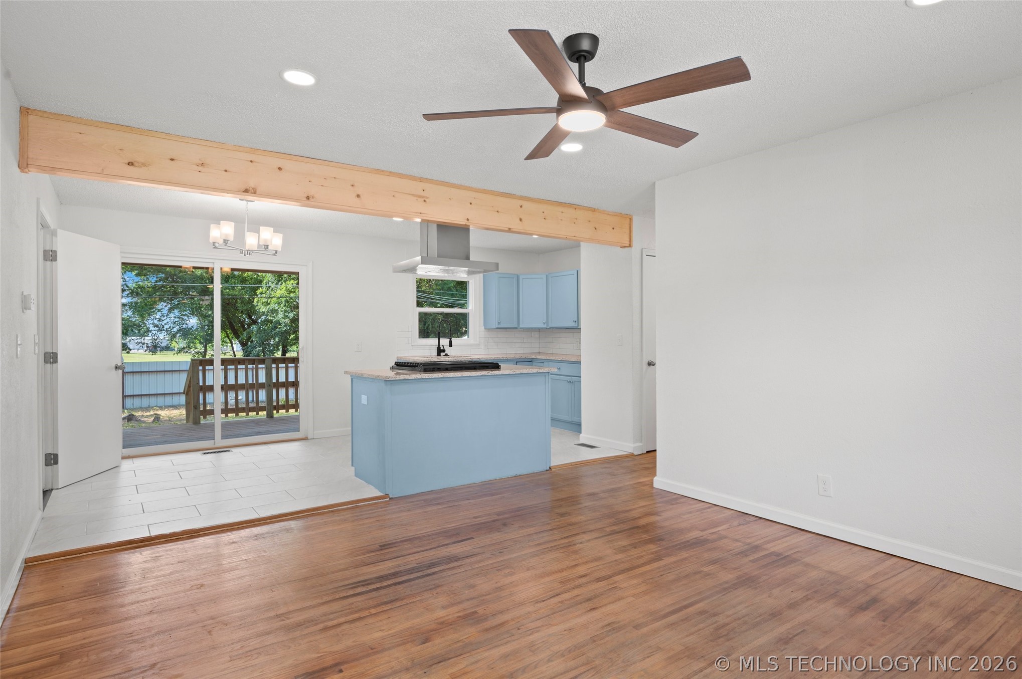 4237 E Young Place Property Photo 5