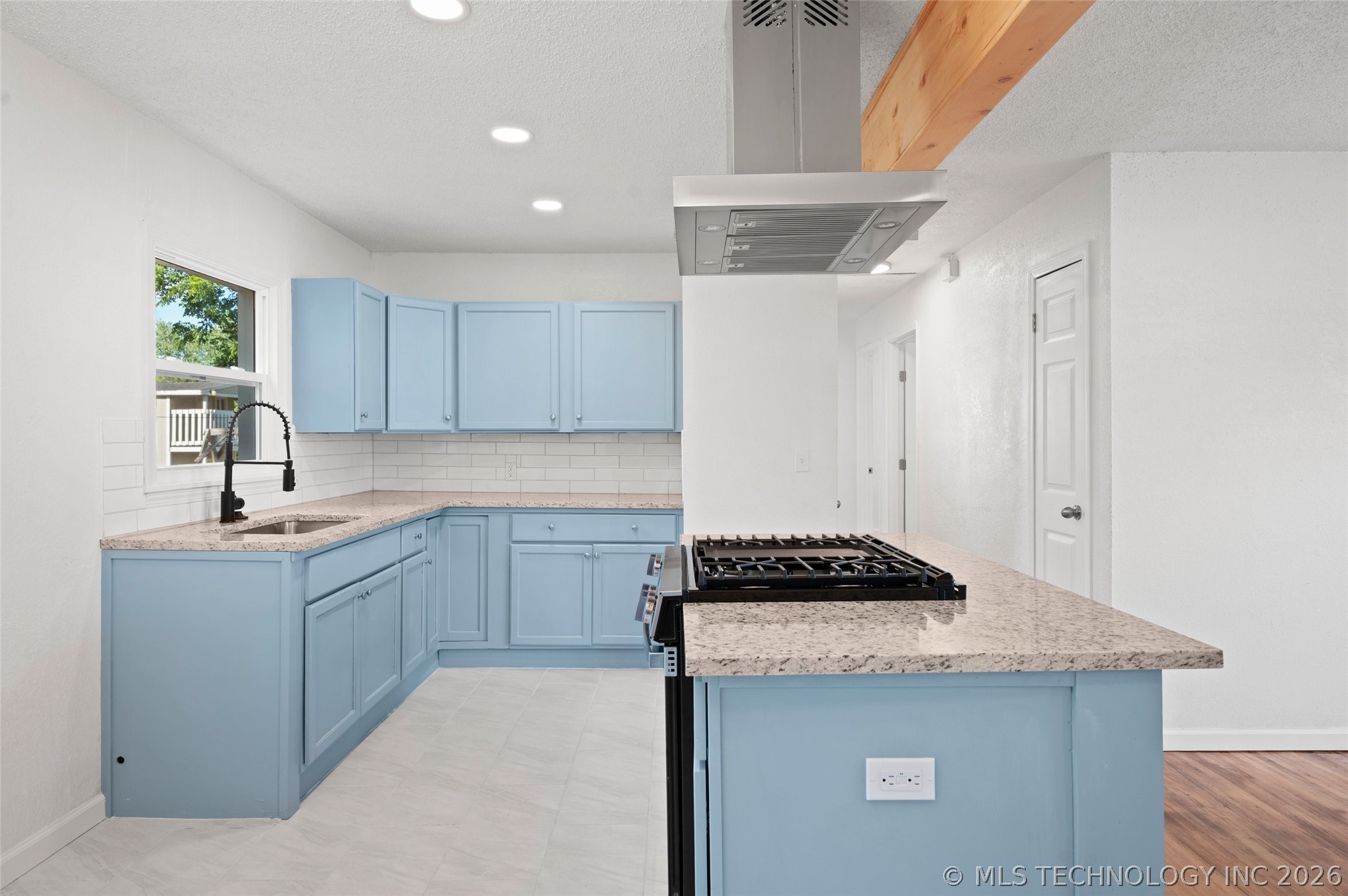4237 E Young Place Property Photo 10