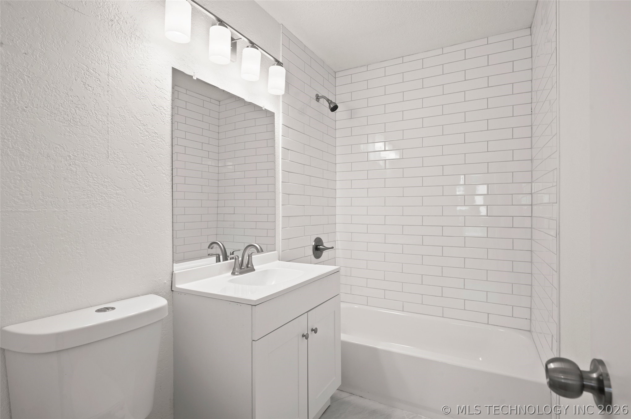 4237 E Young Place Property Photo 17