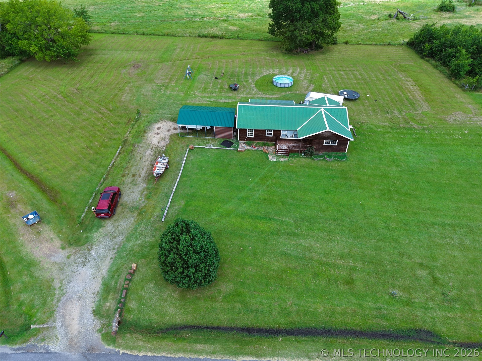 24508 Calhoun Property Photo 2