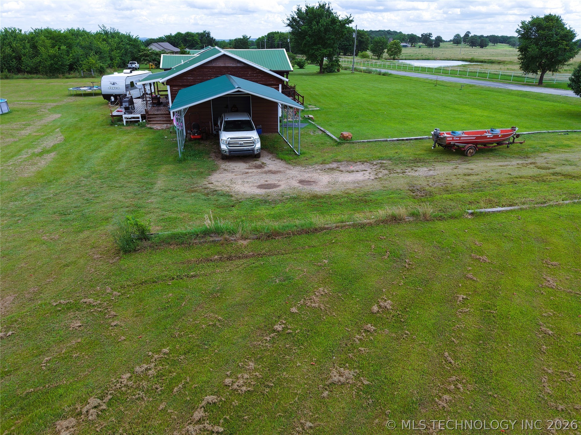 24508 Calhoun Property Photo 8