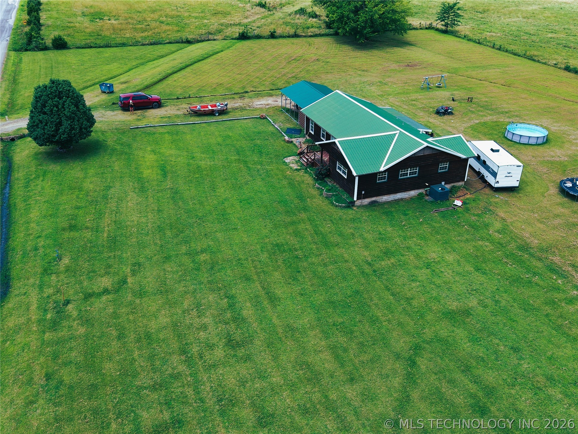 24508 Calhoun Property Photo 14