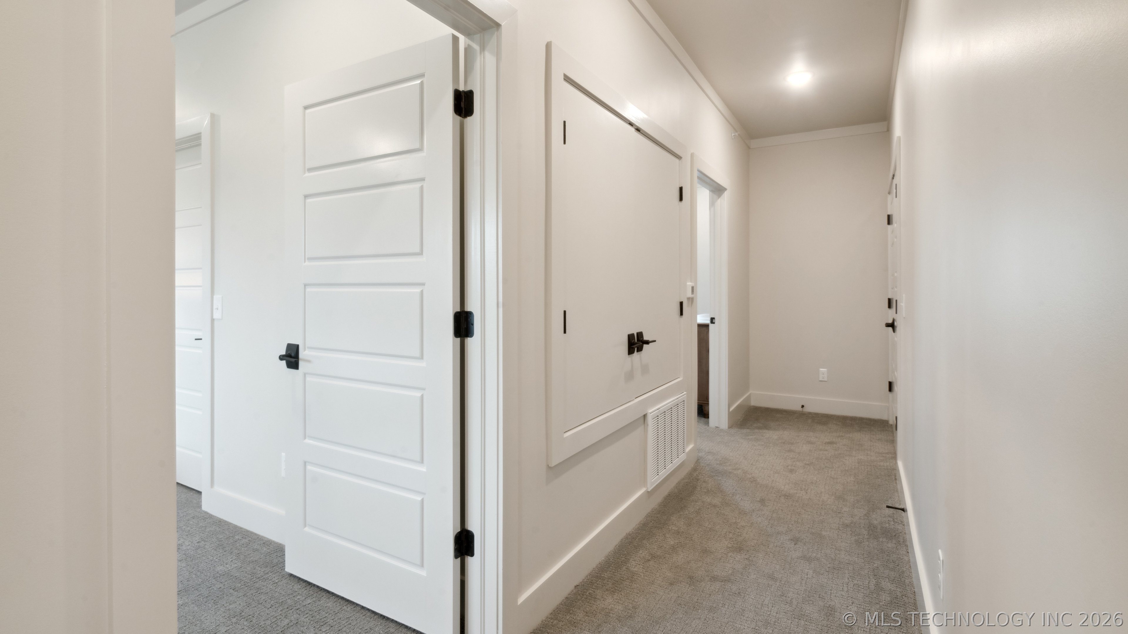 3755 S Riverside Drive 3755 Property Photo 13