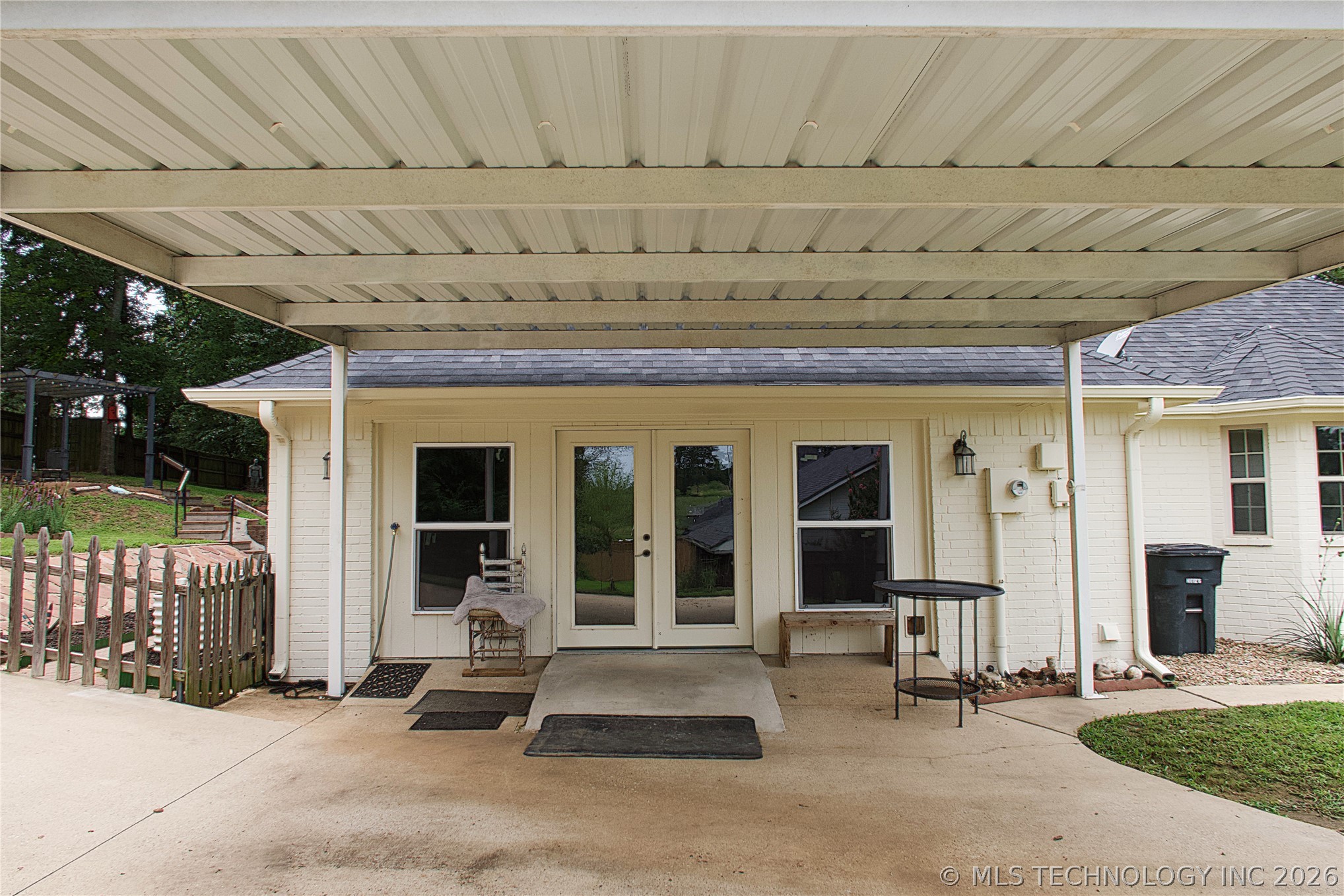 2221 Shirley Property Photo 7