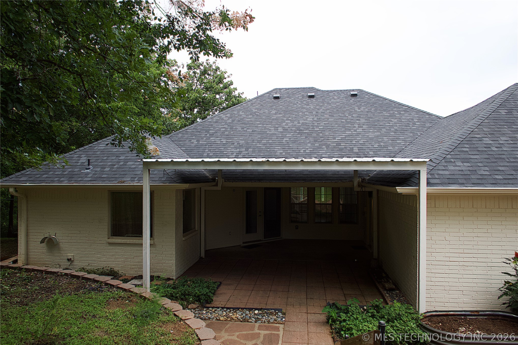 2221 Shirley Property Photo 11