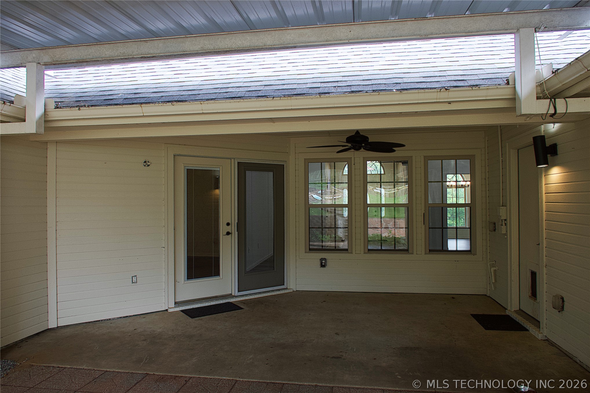 2221 Shirley Property Photo 12