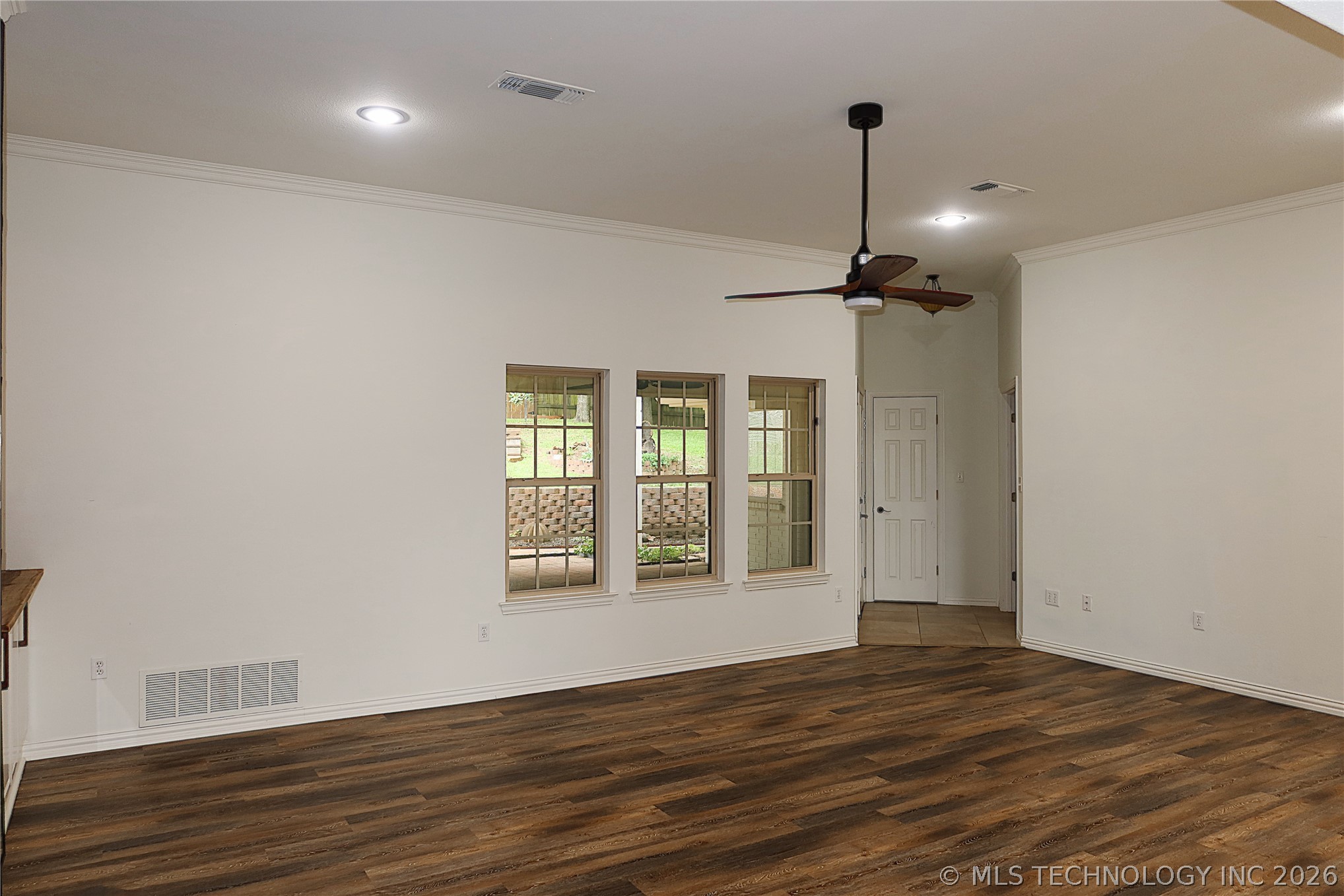 2221 Shirley Property Photo 23