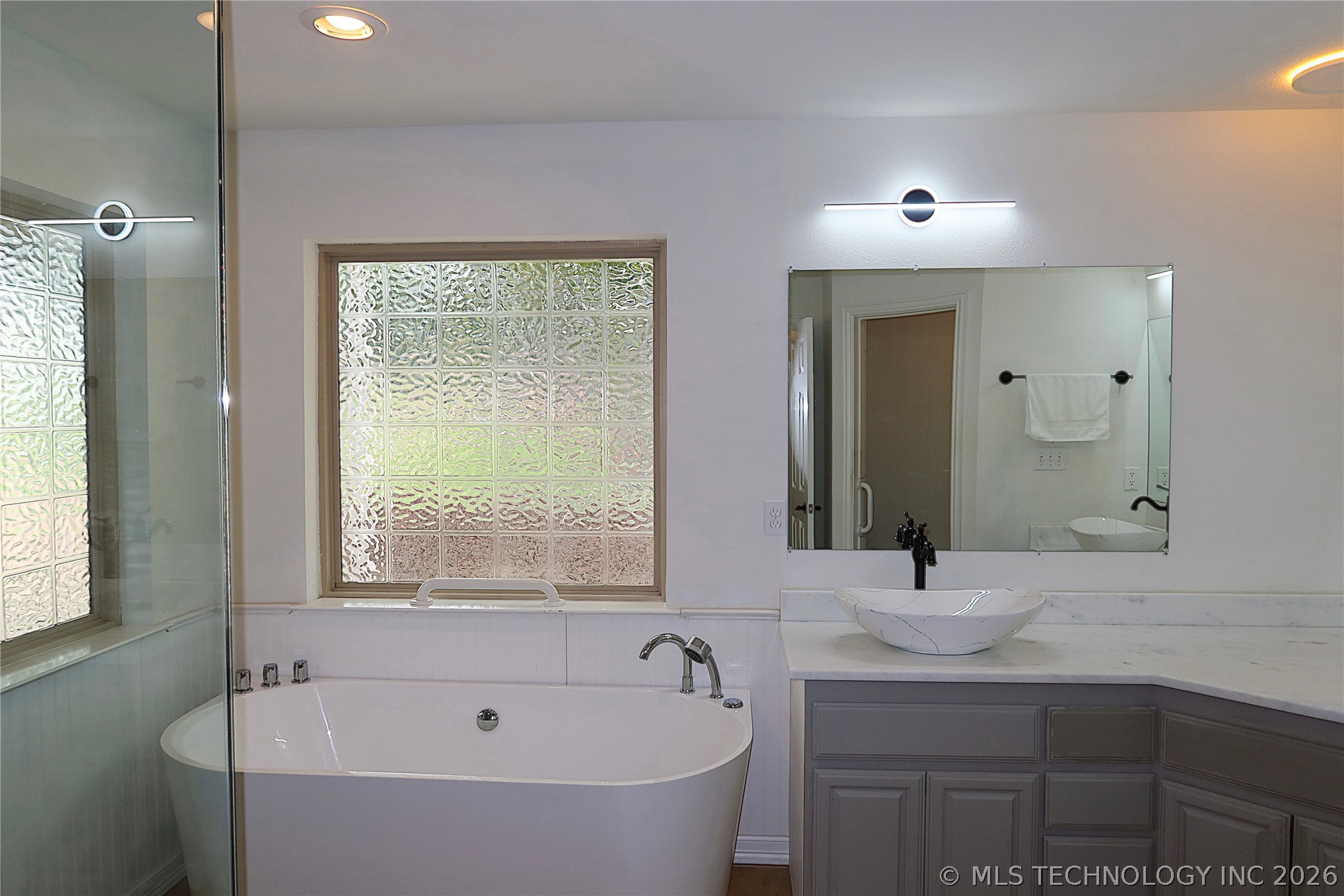 2221 Shirley Property Photo 43