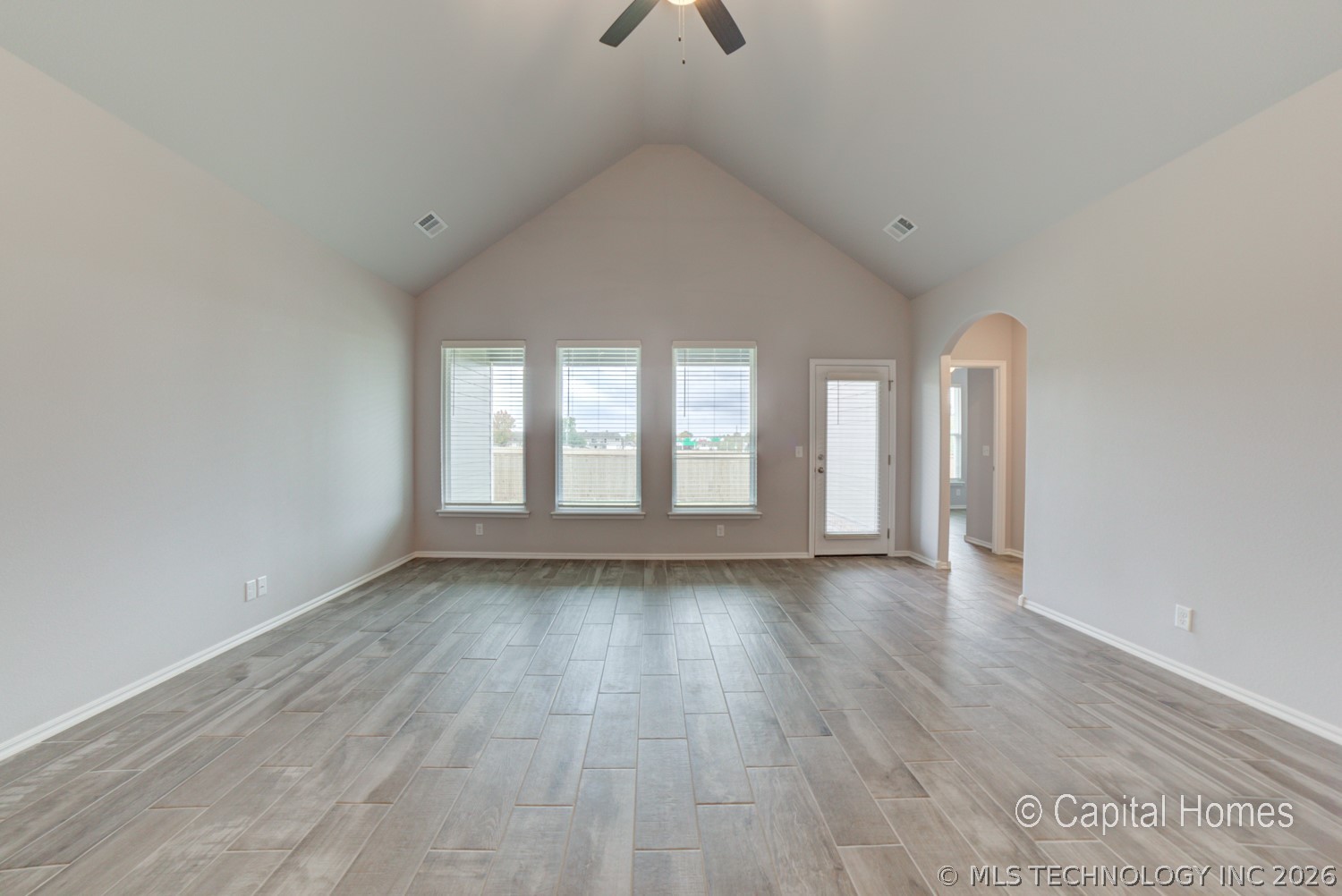 2025 W Huntsville Place Property Photo 10