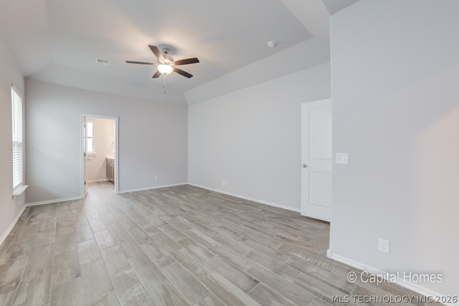2025 W Huntsville Place Property Photo 23