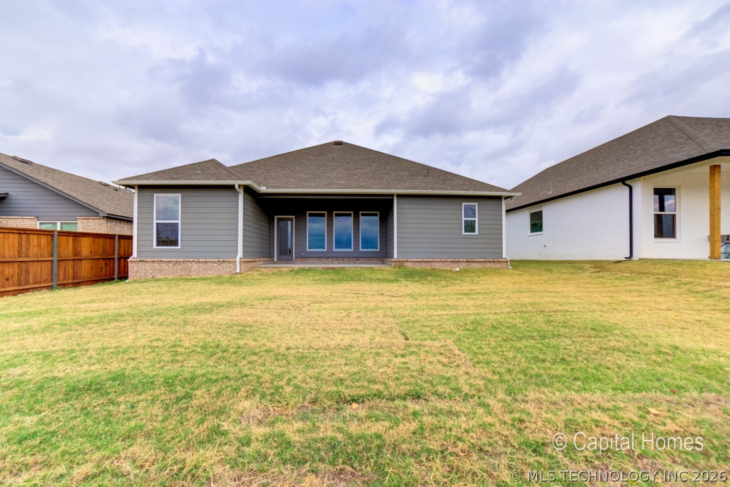 2025 W Huntsville Place Property Photo 25