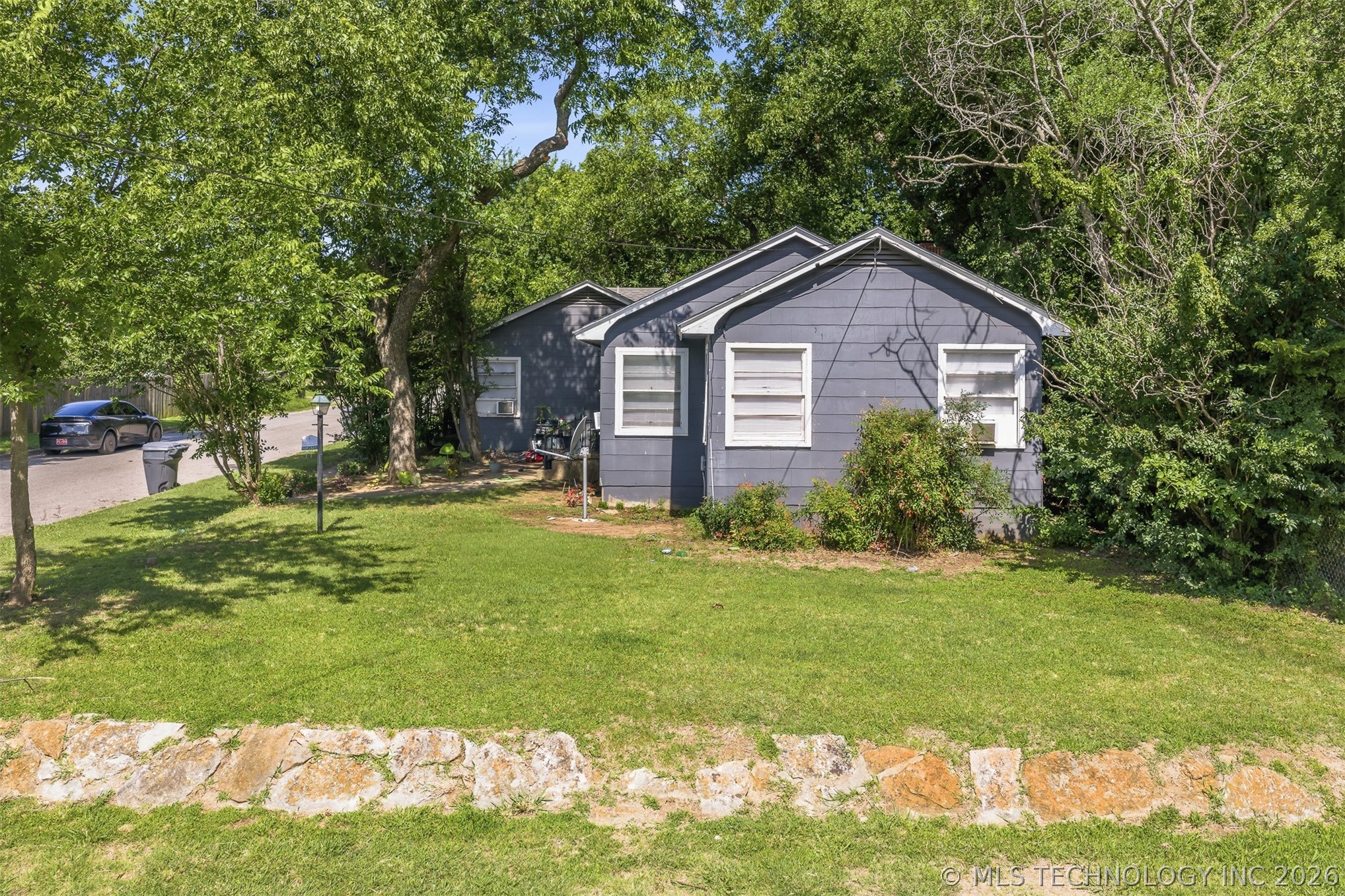 303 10th Nw Property Photo 1